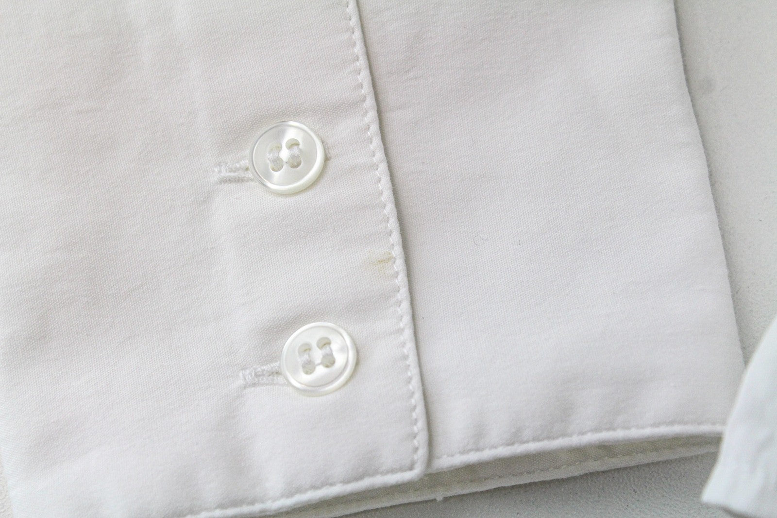 SUISTUDIO Bob moteriški marškinėliai, UK12, balti, tamprūs medvilniniai marškinėliai su atvirais pečiais, asimetrija 