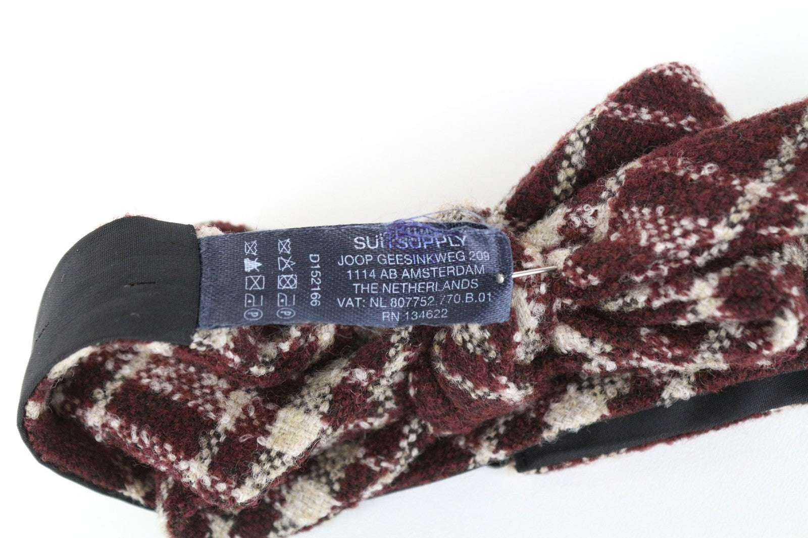 SUITSUPPLY vyriškas kaklaraištis ~93x7,4 cm violetinis vilnos mišinio languotas klasikinis drugelio kaspino raštas 