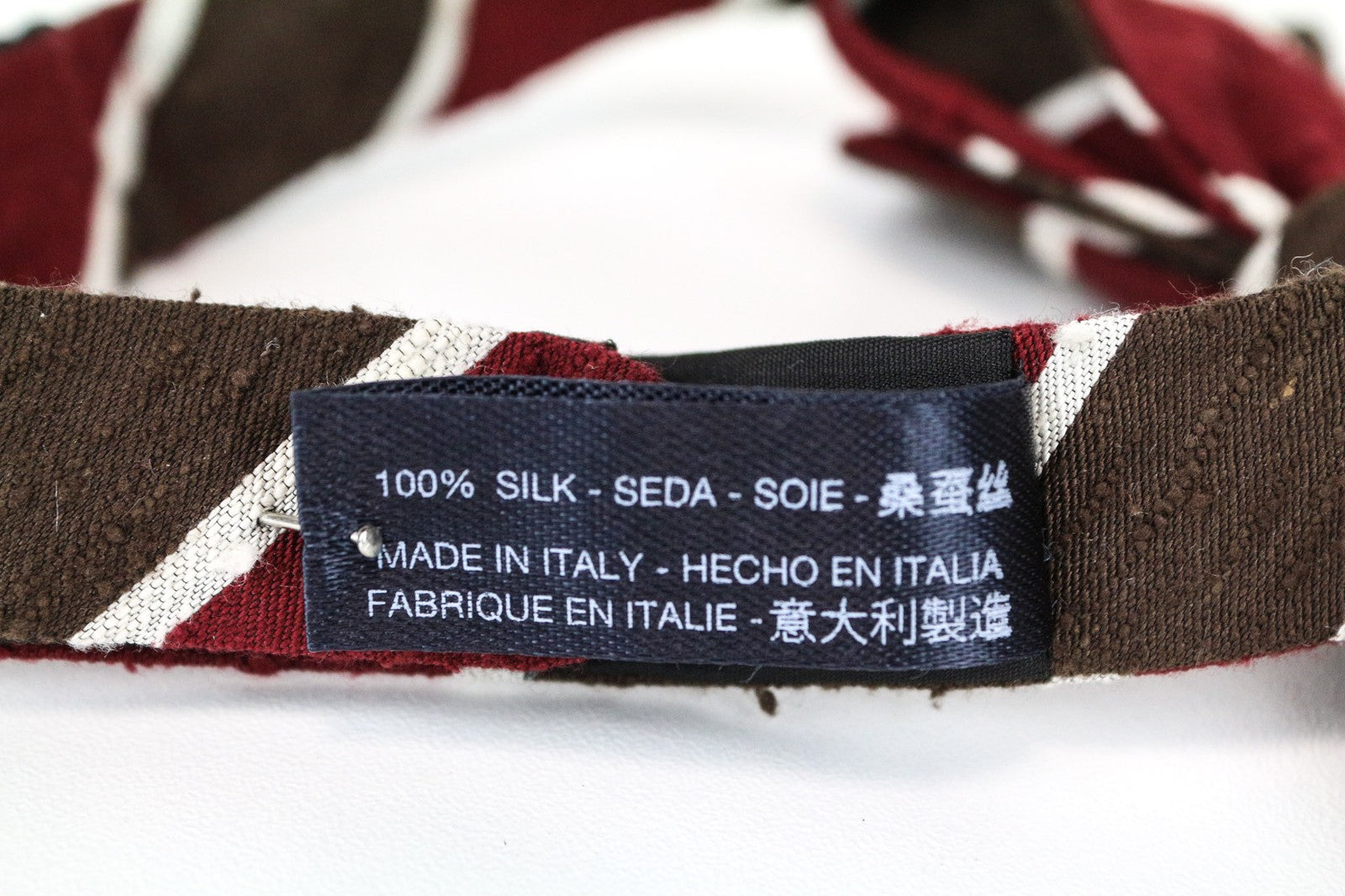 SUITSUPPLY vyriškas kaklaraištis ~93x7,4 cm raudonai rudas dryžuotas gryno šilko drugelio formos klasikinis kaklaraištis 