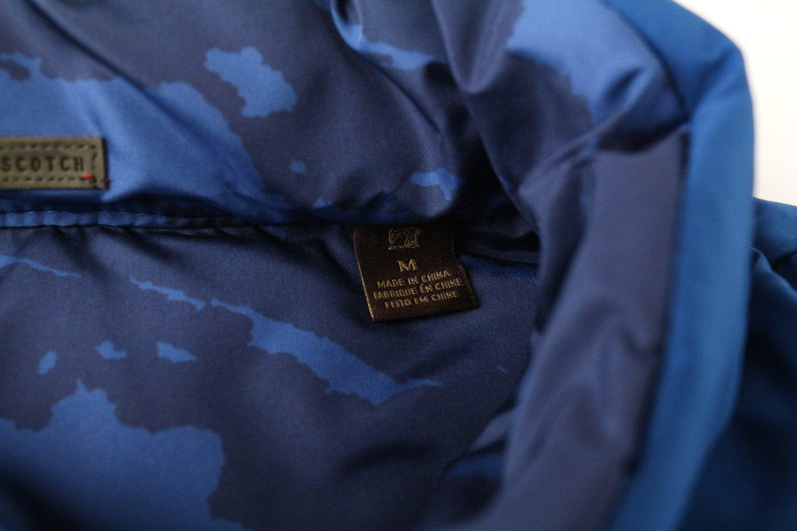 SCOTCH &amp; SODA Ams Couture vyriška liemenė su mėlyna raštuota dvipuse paminkštinta liemene M dydžio 