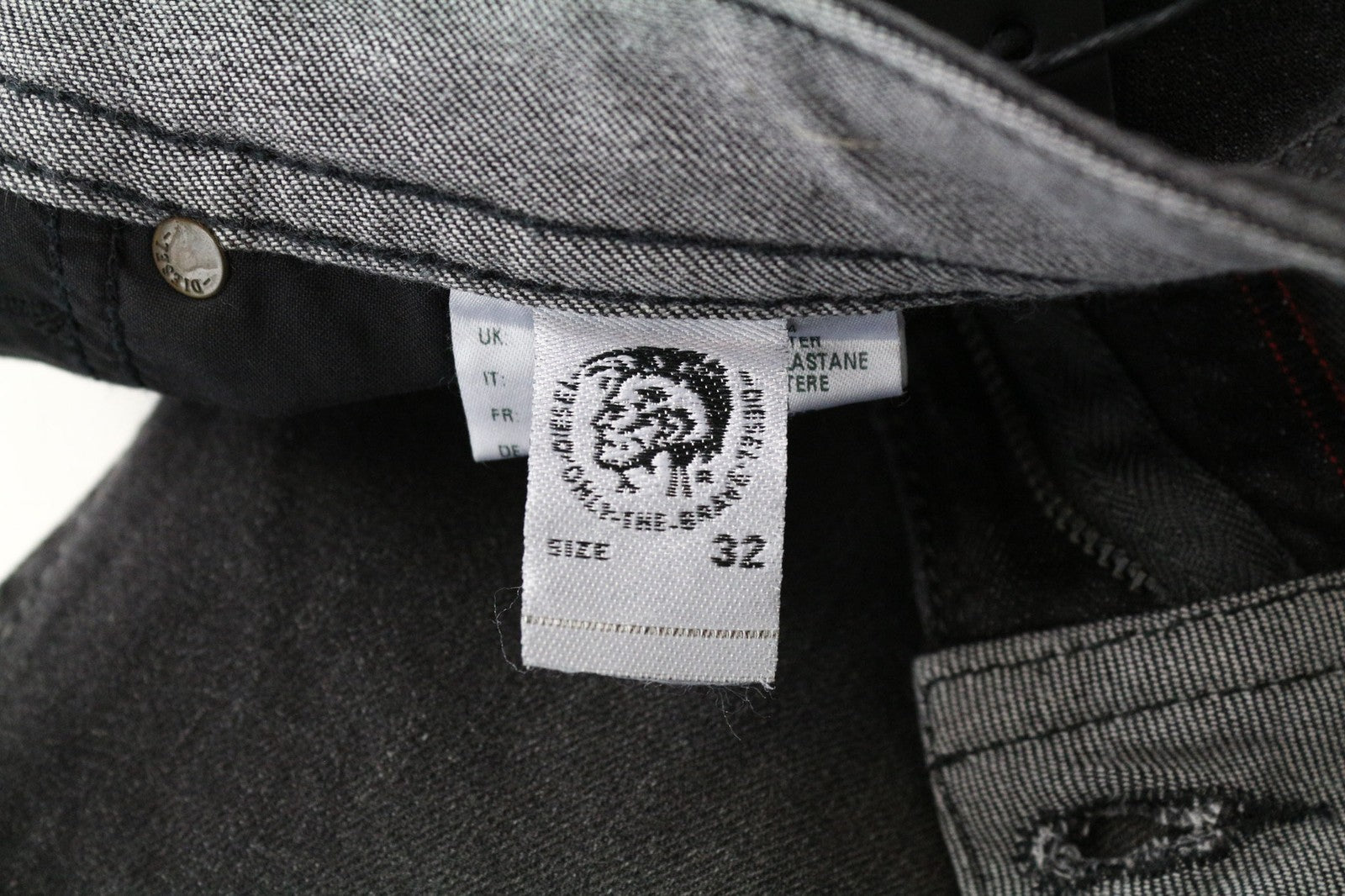 DIESEL Thommer 0687J vyriški W32/L30 pilki ploni-aptempti skalbtos medvilnės tamprūs džinsai