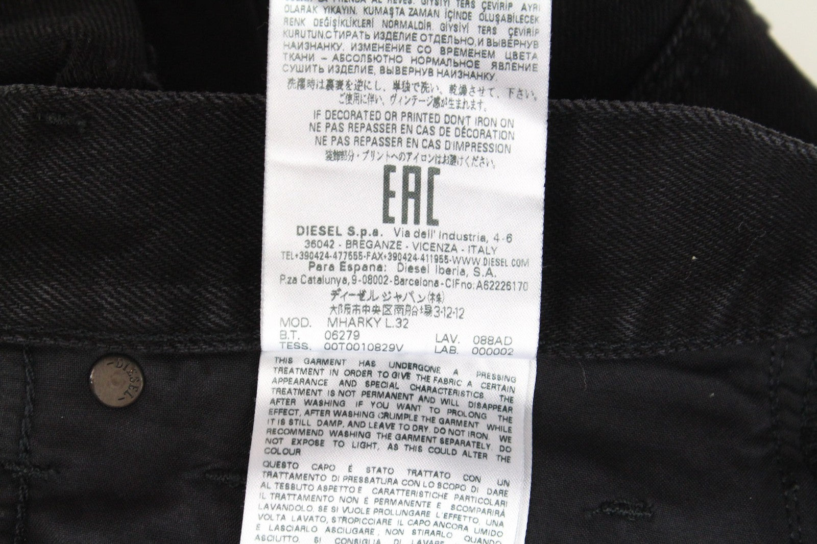 DIESEL Mharky 088AD vyriški džinsai W26/L32 juodi, ploni, aptempti berniukiški, netempiamo kirpimo 