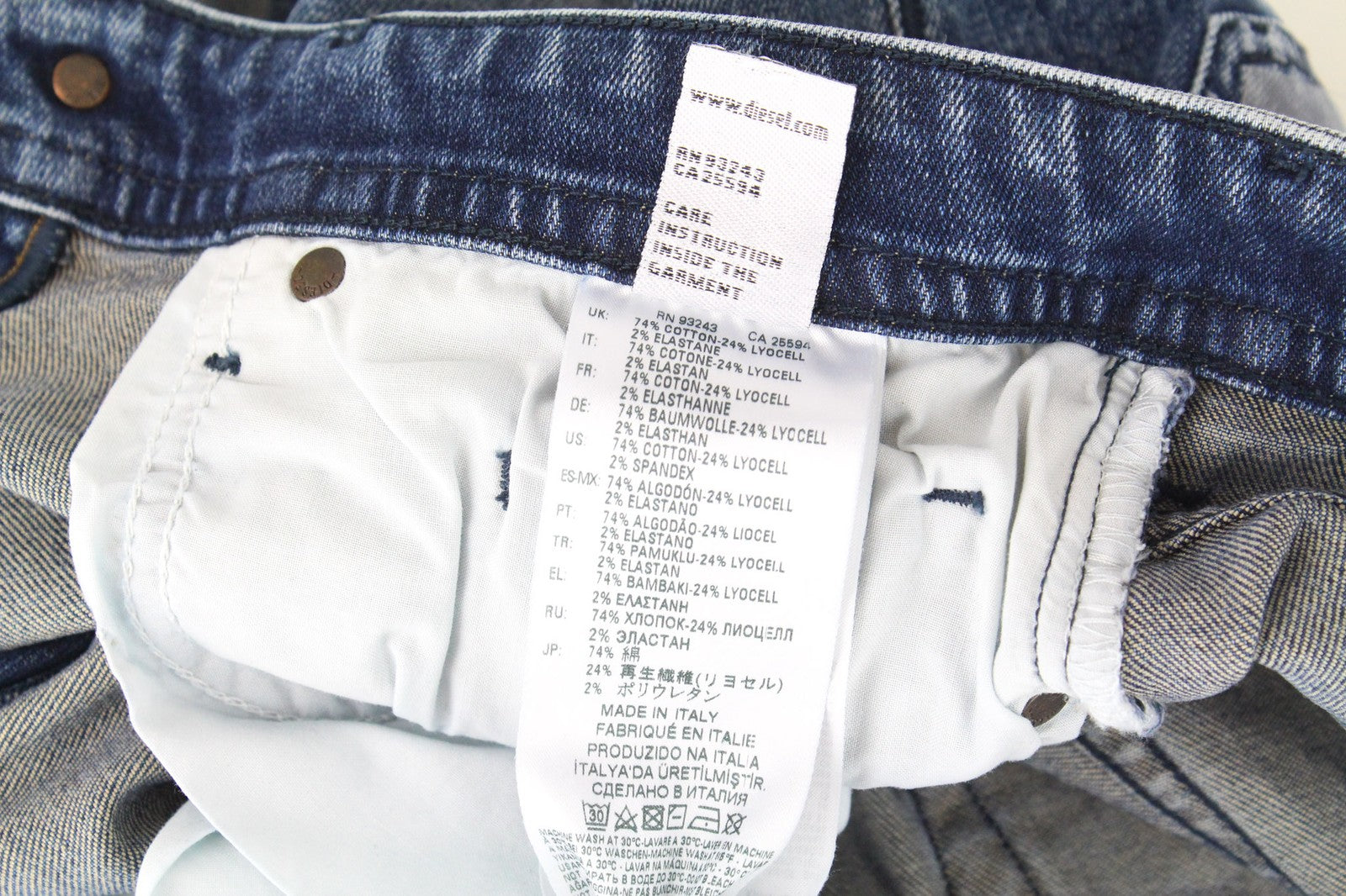 DIESEL Buster 081AQ vyriški džinsai W27/L32 mėlyni, ploni berniukiški, siaurėjantys, tamprūs, išsausėję. 