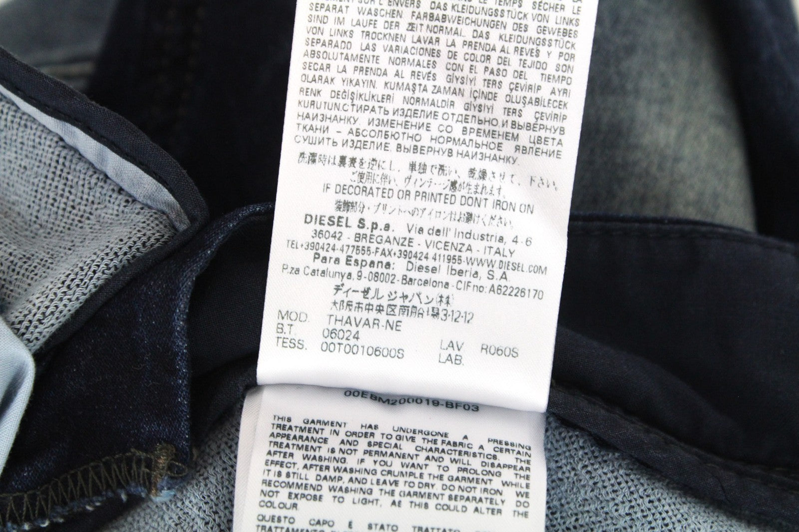 DIESEL Thavar-NE R060S vyriški džinsai W28 mėlyni, apdriskę, ploni, morkų spalvos, sportiniai. 