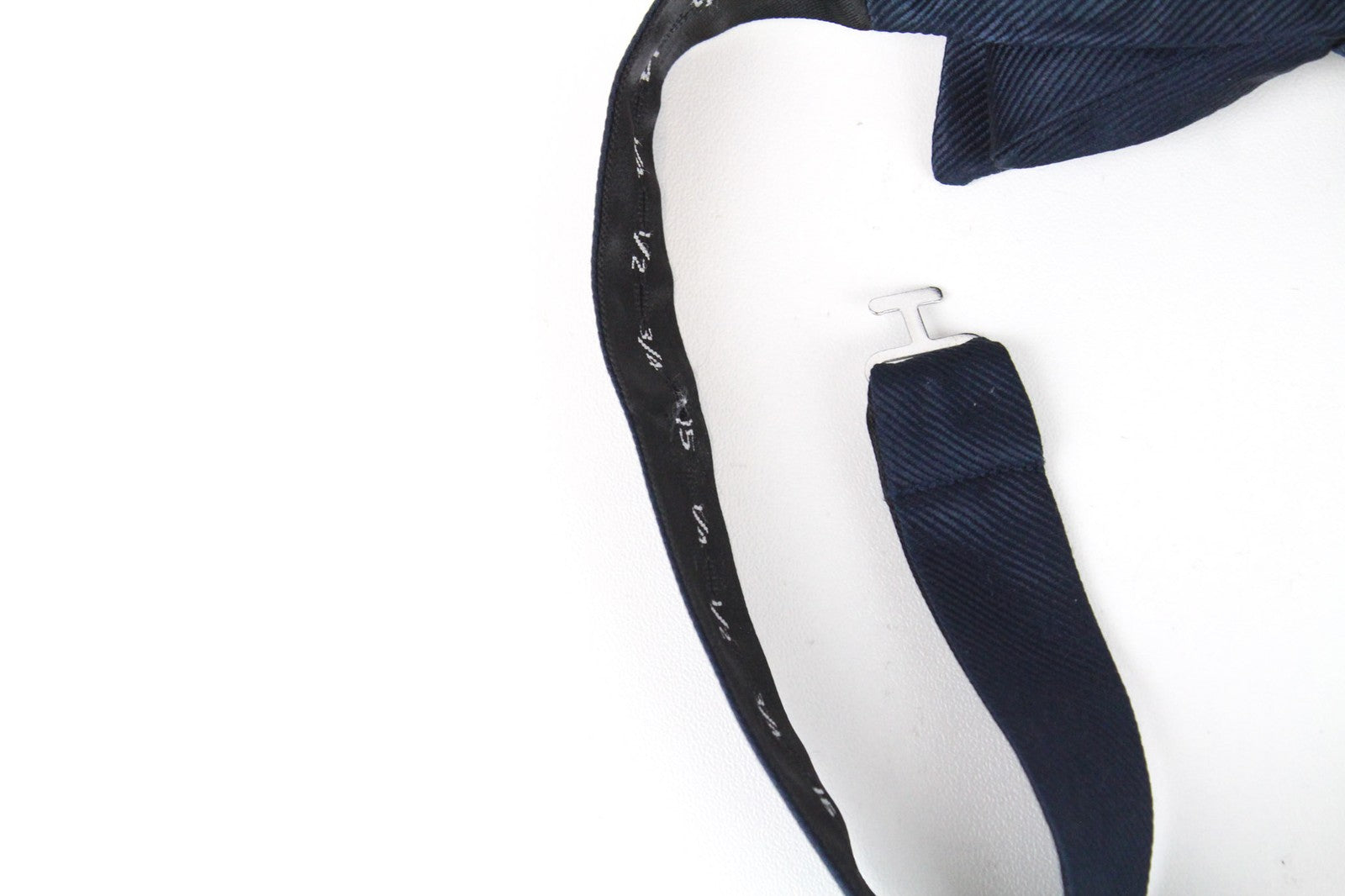 SUITSUPPLY vyriškas kaklaraištis 93x7,4 cm, jūrų mėlynumo, šilkinis kaspinėlis, užrišamas drugelio formos kaklaraištis 