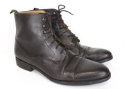 SUITSUPPLY vyriški tamsiai rudi, EU46 dydžio, odiniai, aukštakulniai bateliai su raišteliais, brogų raštu 