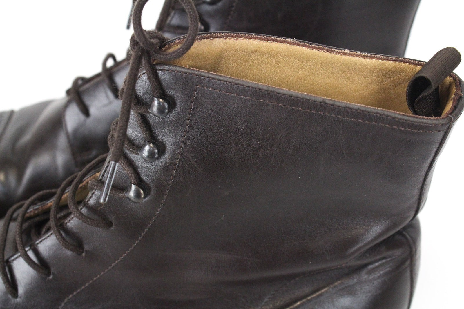 SUITSUPPLY vyriški tamsiai rudi, EU46 dydžio, odiniai, aukštakulniai bateliai su raišteliais, brogų raštu 