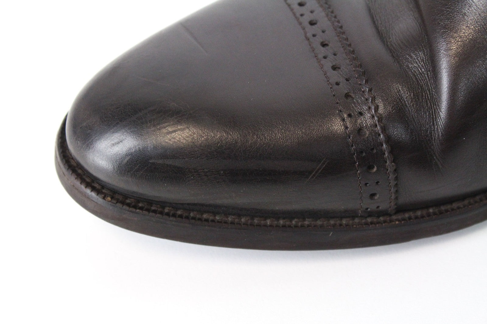 SUITSUPPLY vyriški tamsiai rudi, EU46 dydžio, odiniai, aukštakulniai bateliai su raišteliais, brogų raštu 