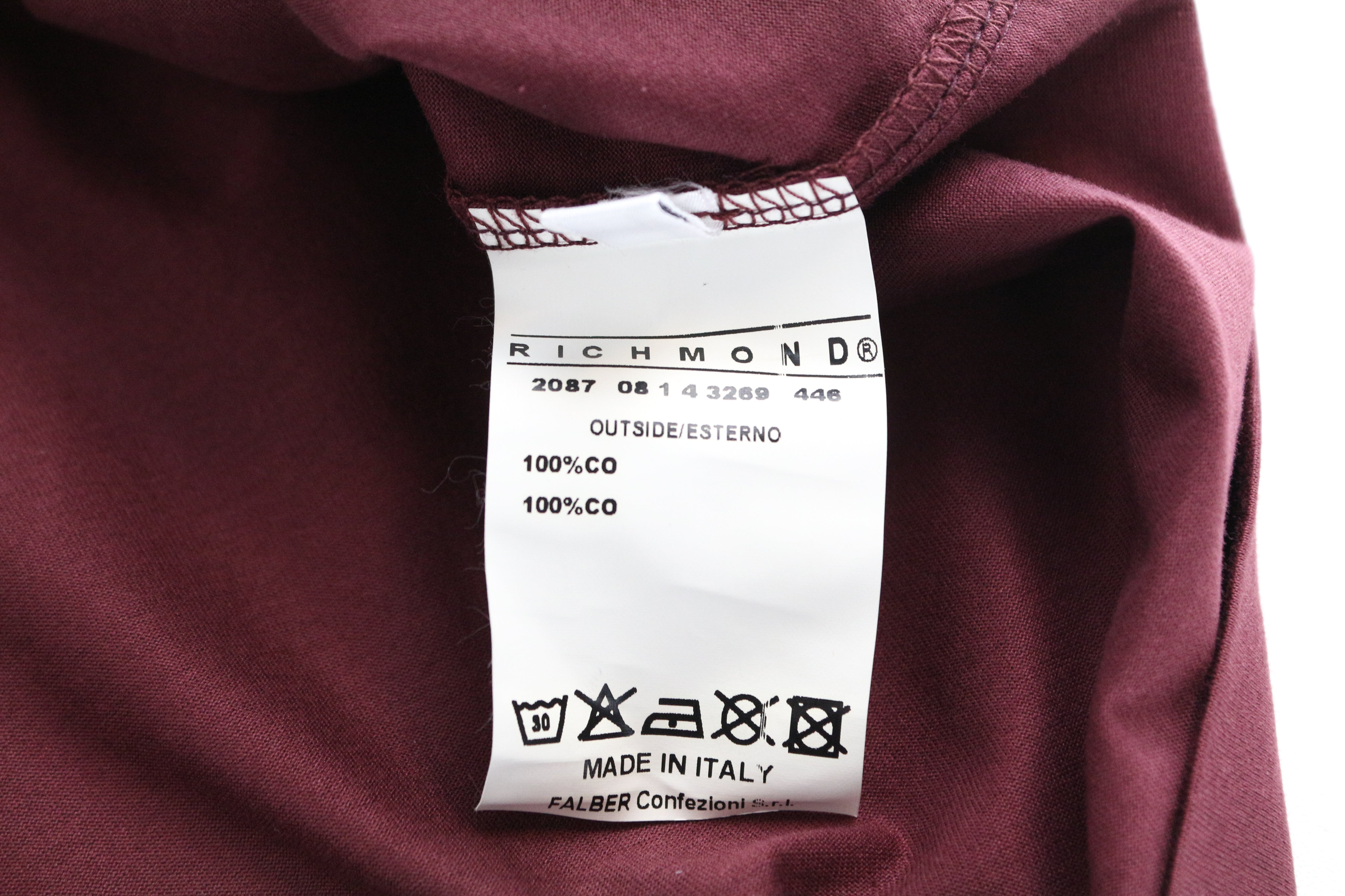 RICHMOND vyriški raudoni marškinėliai su V formos iškirpte, grynos medvilnės, laisvalaikio, vienspalviai, trumpomis rankovėmis. 