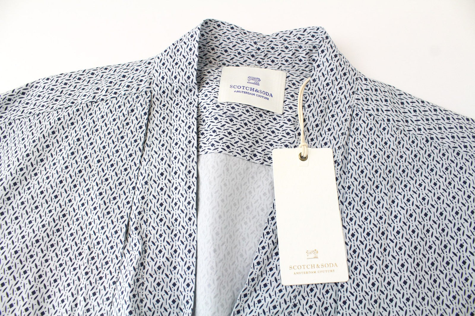 SCOTCH &amp; SODA vyriški XL dydžio mėlyni marškinėliai su grafiniu raštu, klasikinio stiliaus, grynos medvilnės marškinėliai su V formos iškirpte 