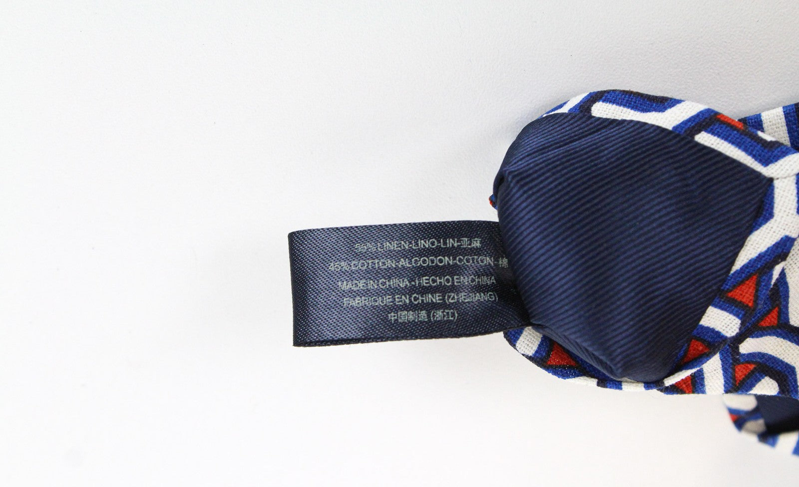 SUITSUPPLY vyriškas kaklaraištis, 148 x 8 cm, mėlynas, su grafiniu raštu, lininis medvilninis, smailiais galais 