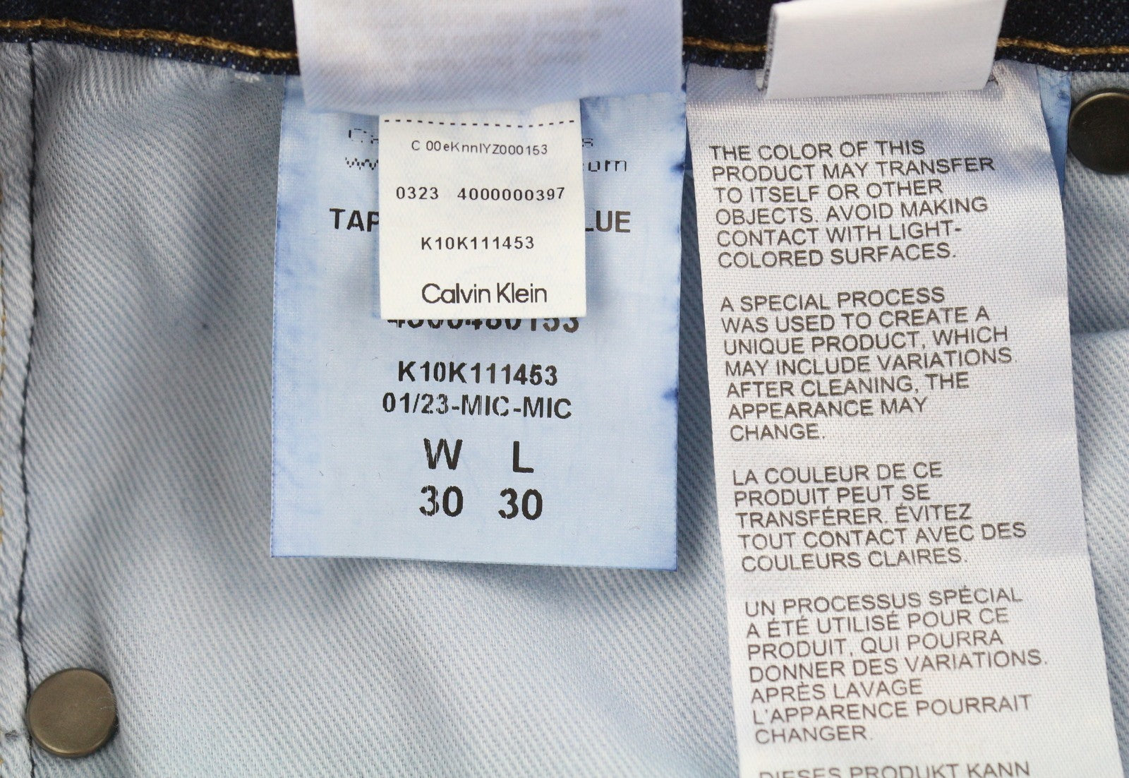 CALVIN KLEIN siaurėjantys džinsai mėlyna spalva, W30/L30, tamsiai mėlyni, su užtrauktuku ir logotipu. 