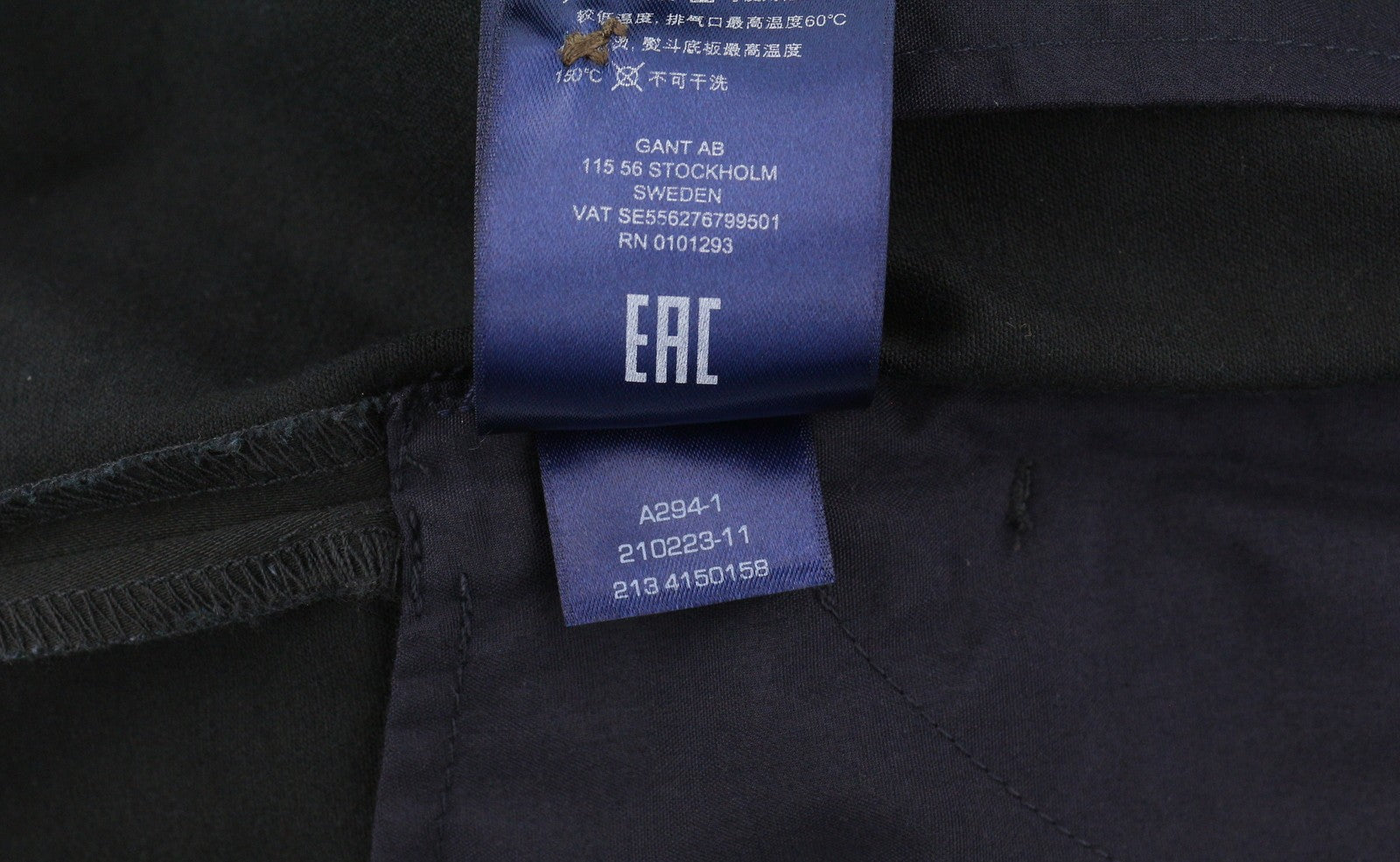 GANT Tp Satin Slack moteriškos kelnės EU34 juodos techniškai paruoštos plonos plokščia priekine dalimi klasikinės 