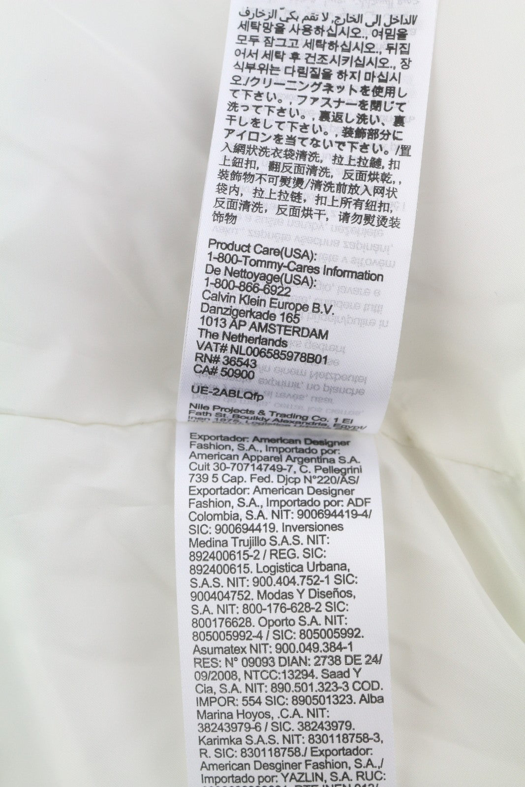 CALVIN KLEIN vyriška liemenė L, balta, vandeniui atspari, paminkštinta, dygsniuota, užtrauktuku. RMK 179 € 