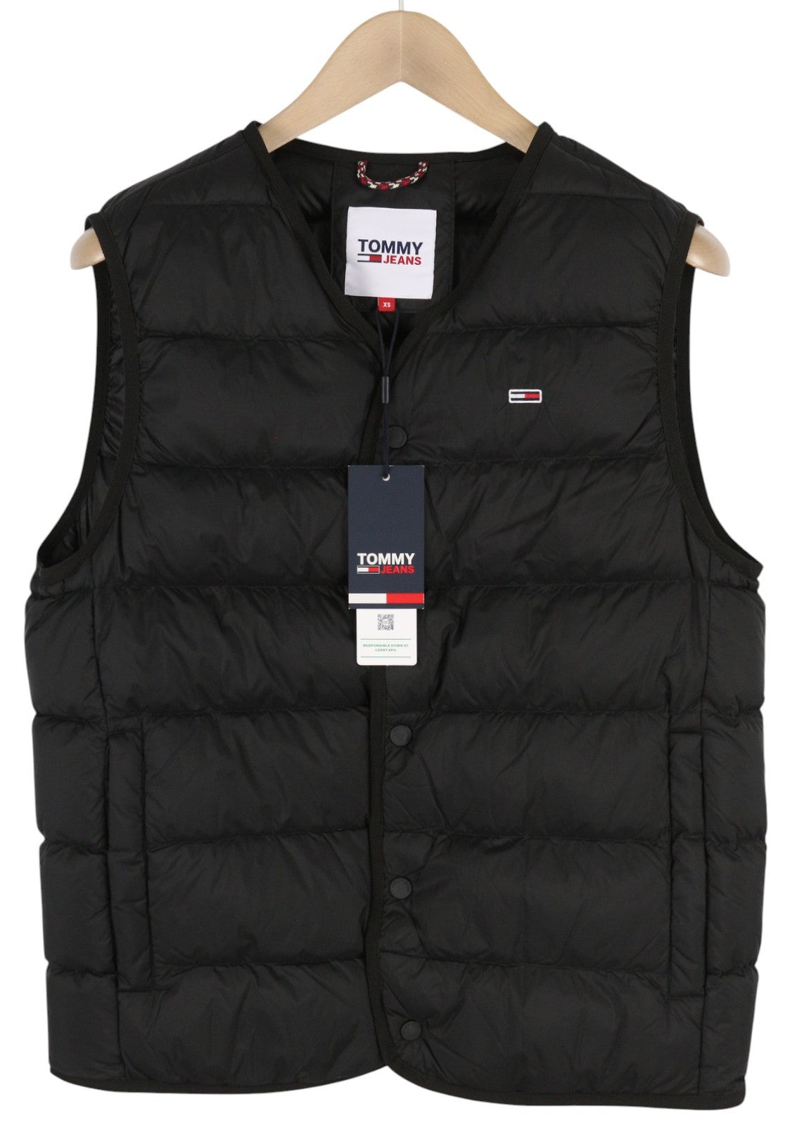 TOMMY HILFIGER Tjm Light Down vyriška liemenė XS dydžio, juoda, su ančių pūkų užpildu, rekomenduojama kaina – 149 € 