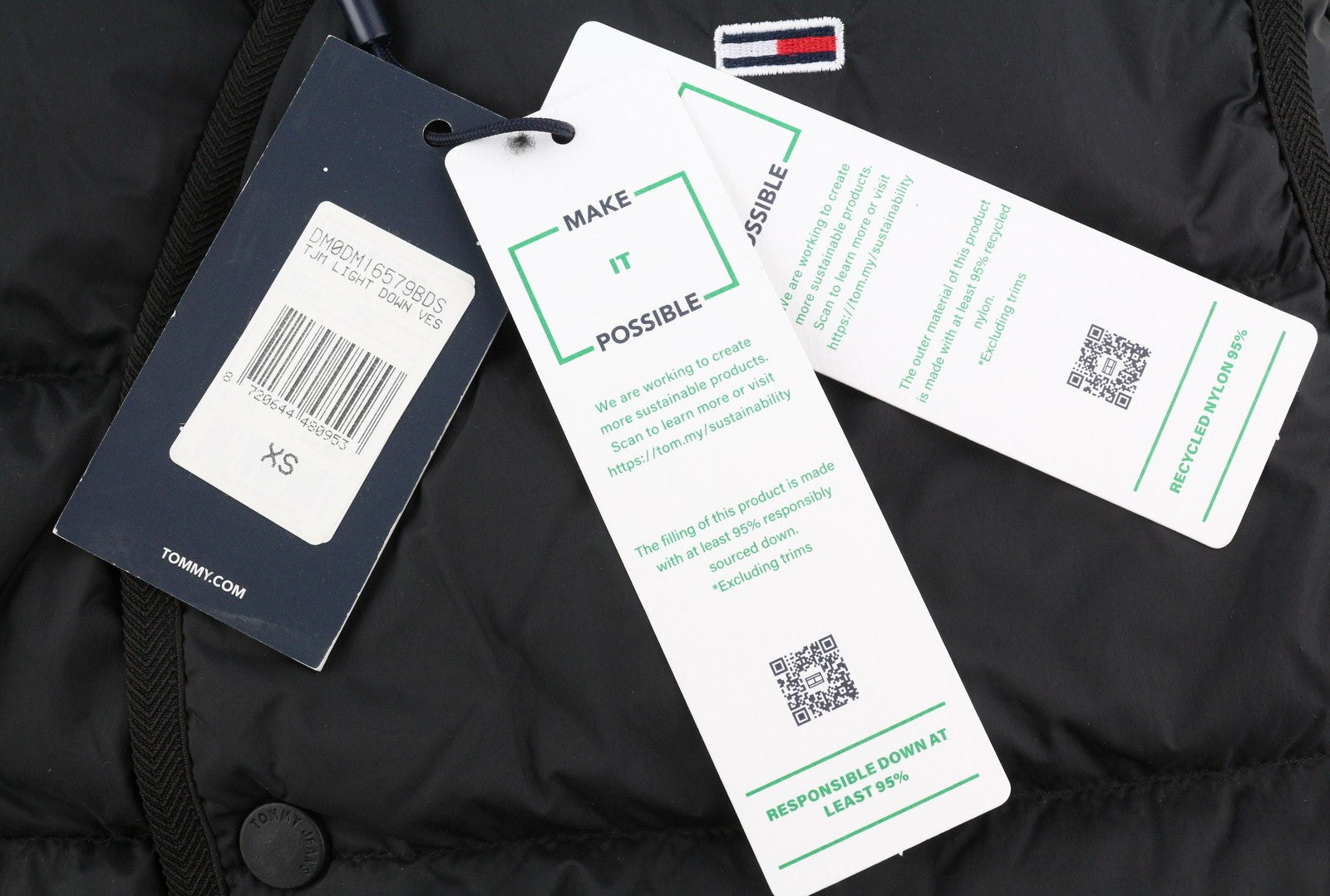 TOMMY HILFIGER Tjm Light Down vyriška liemenė XS dydžio, juoda, su ančių pūkų užpildu, rekomenduojama kaina – 149 € 