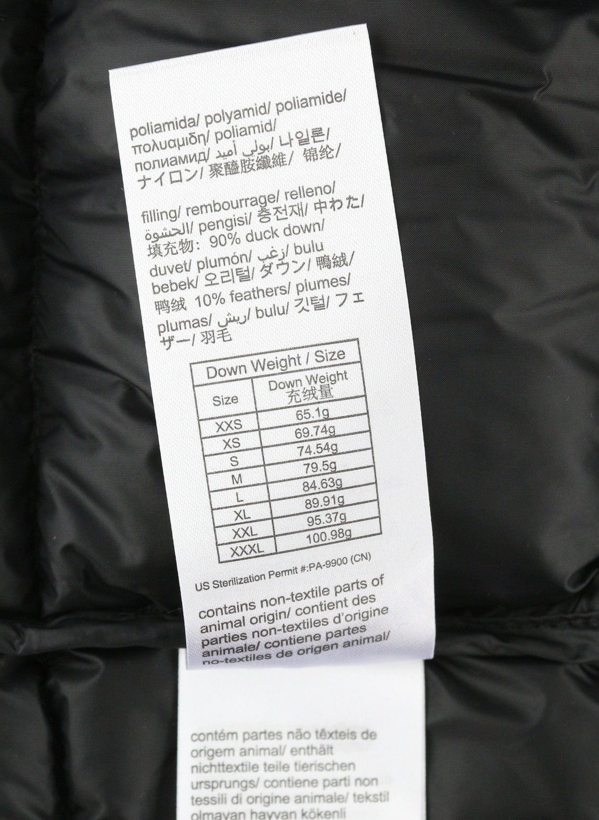 TOMMY HILFIGER Tjm Light Down vyriška liemenė XS dydžio, juoda, su ančių pūkų užpildu, rekomenduojama kaina – 149 € 