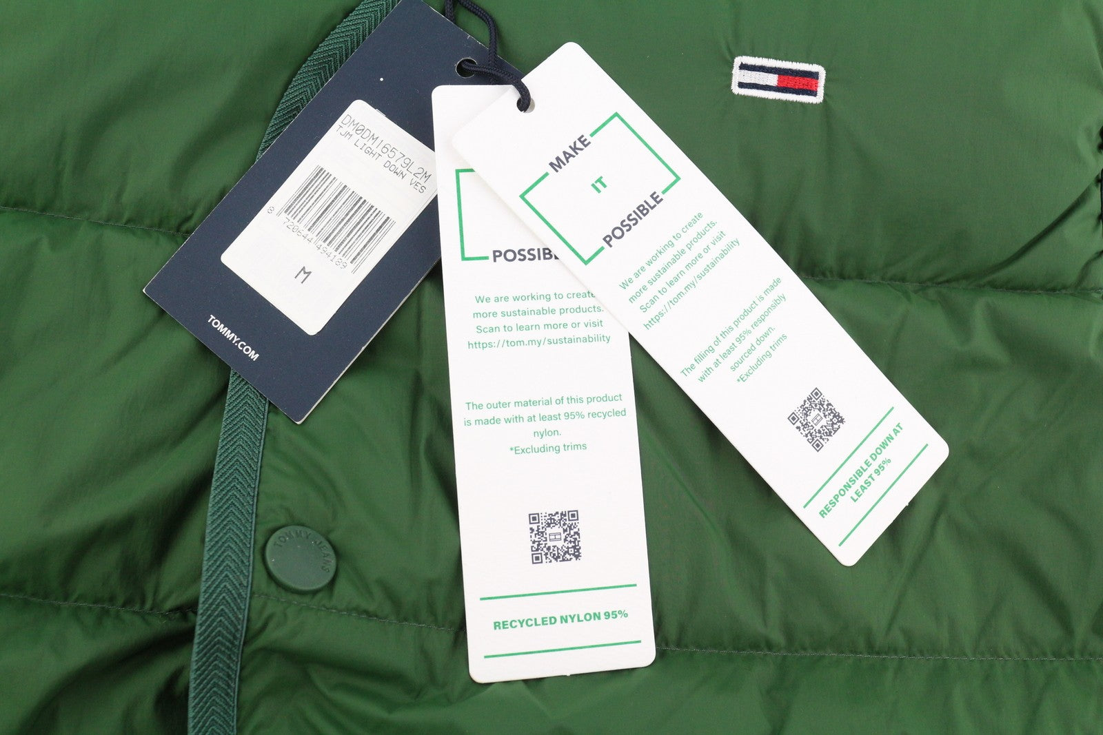 TOMMY HILFIGER Tjm Light Down vyriška liemenė M su žalia ančių pūkų užpildu, rekomenduojama kaina – 149 € 