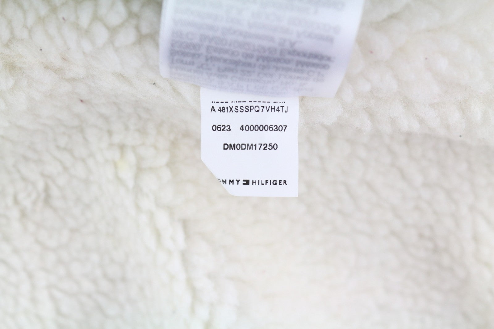 TOMMY HILFIGER Tjm Check Sherpa vyriška striukė S raudona su sagomis ant marškinėlių RRP170