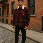 TOMMY HILFIGER Tjm Check Sherpa vyriška striukė S raudona su sagomis ant marškinėlių RRP170