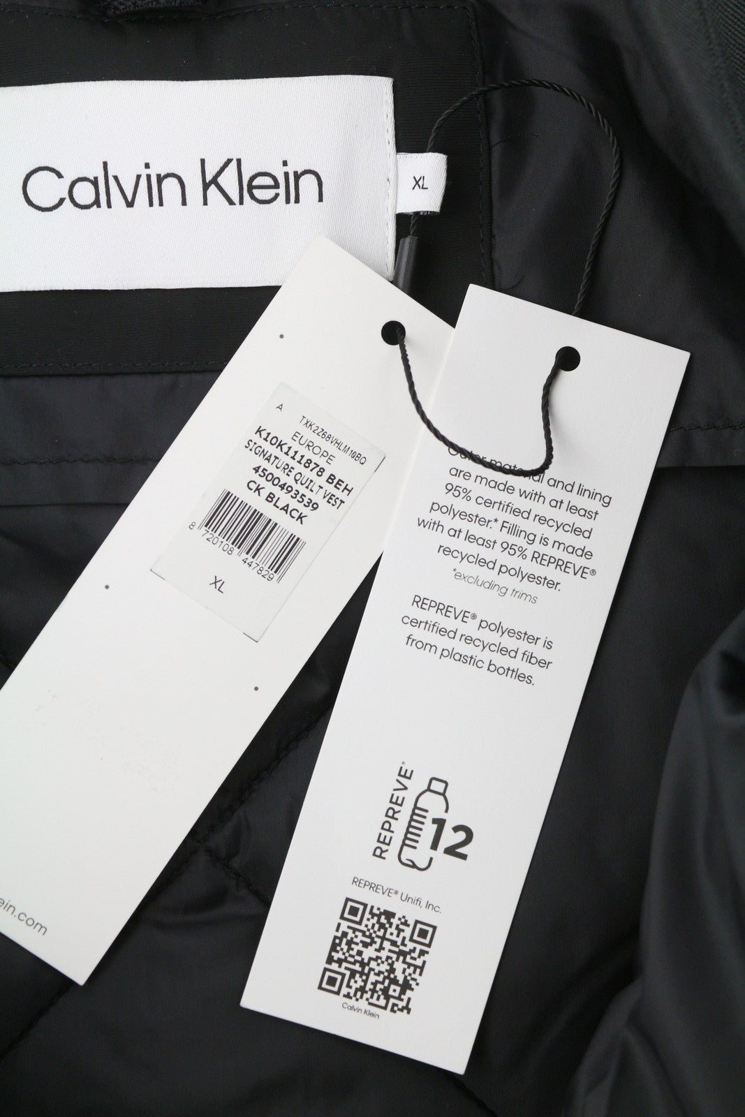 CALVIN KLEIN Signature Quilt vyriška liemenė XL dydžio juoda paminkštinta bomber liemenė, rekomenduojama kaina – 279 USD 