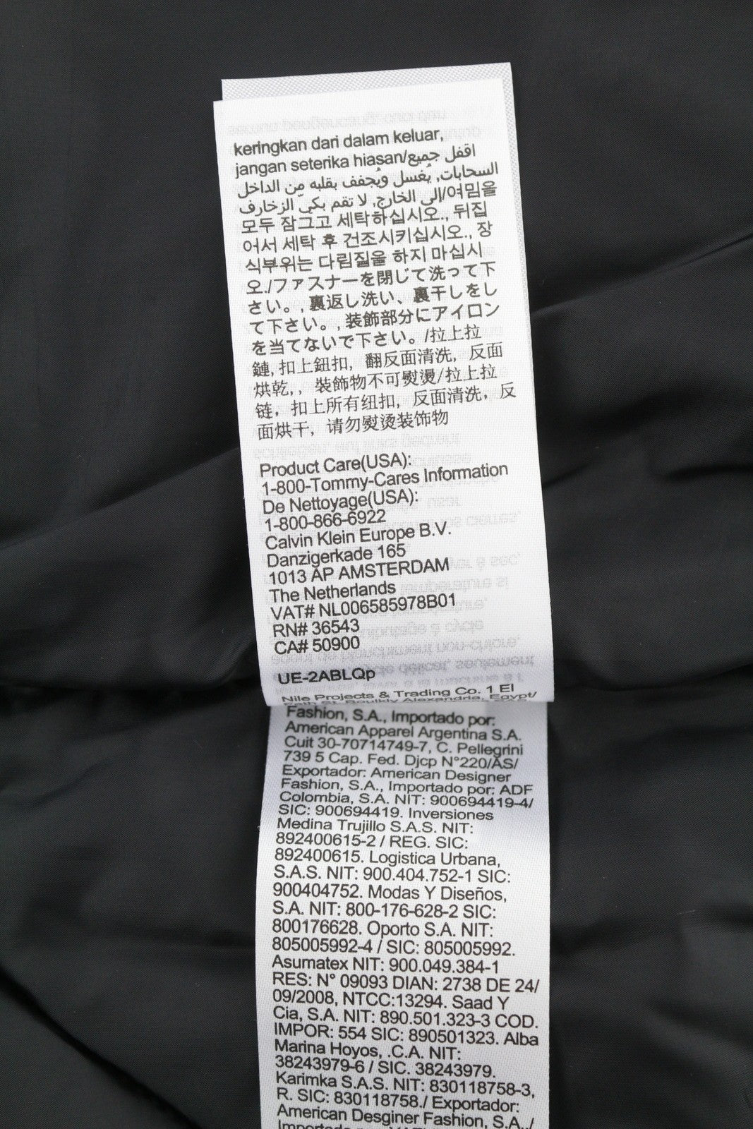 CALVIN KLEIN Signature Quilt vyriška liemenė XL dydžio juoda paminkštinta bomber liemenė, rekomenduojama kaina – 279 USD 