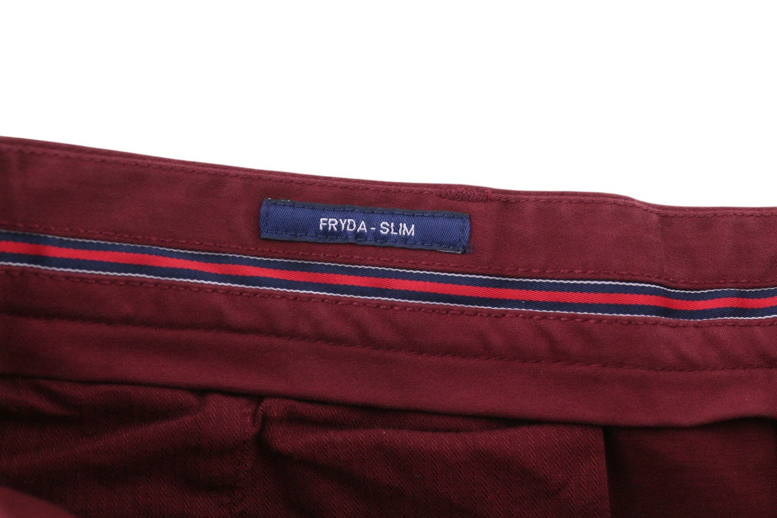 GANT Fryda moteriškos kelnės EU36 raudonos, prigludusios, vidutinio liemens, su užtrauktuku ir kulkšnies ilgio logotipu. 