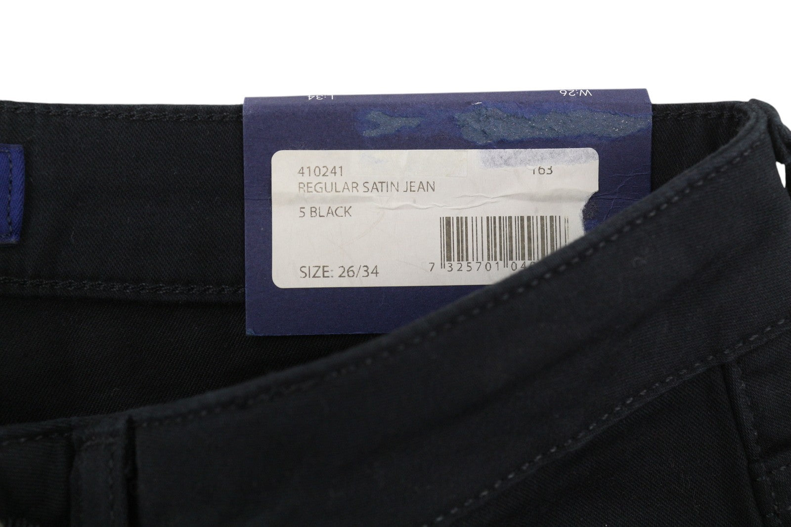 GANT Regular atlasinės moteriškos kelnės W26/L34 juodos, plokščia priekine dalimi, su užtrauktuku ir logotipu, laisvalaikio stiliaus. 