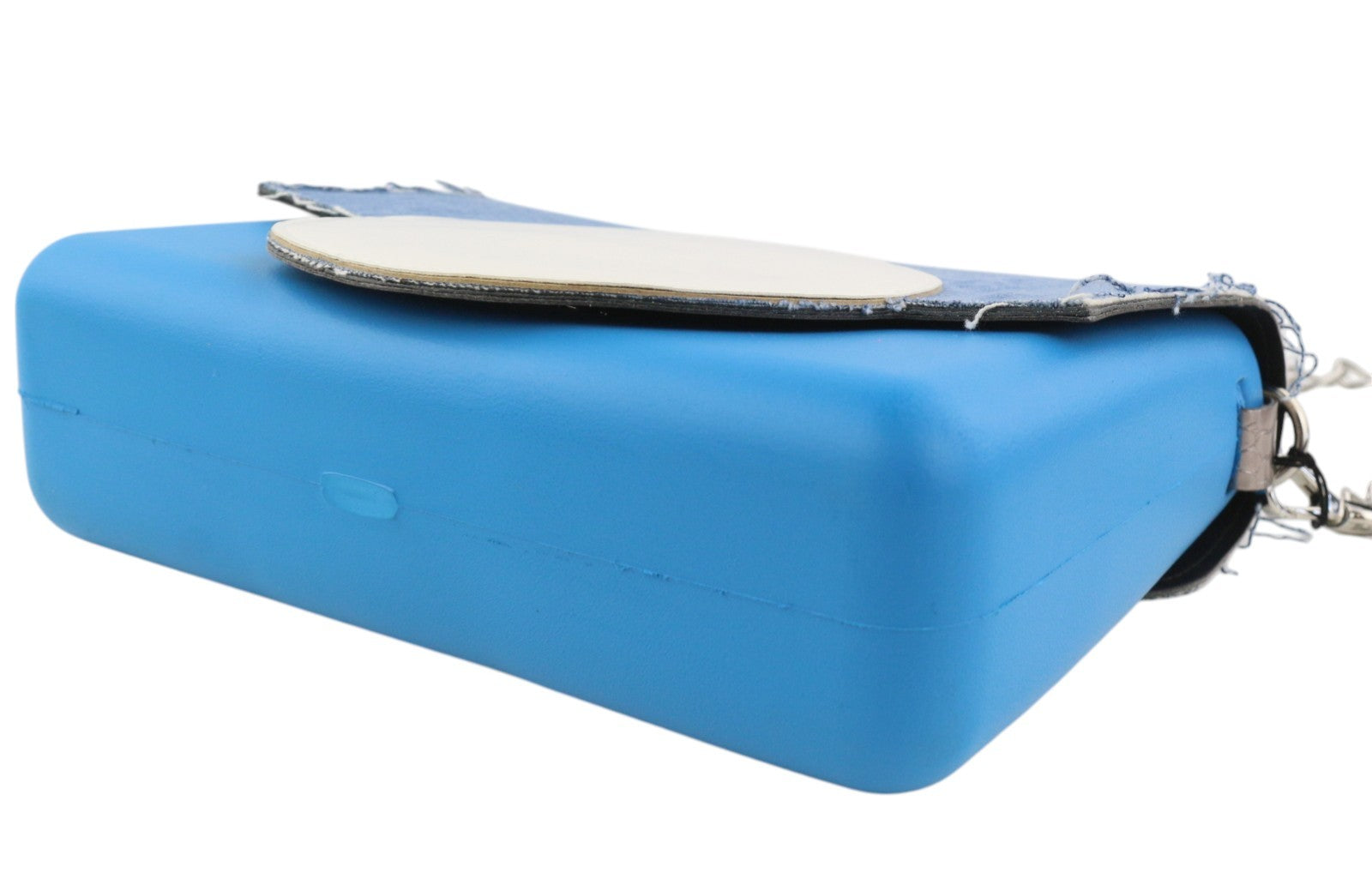 O BAG Glam moteriška rankinė OS mėlyna džinsinio audinio įdėklu su metaline grandinėle, užsegimu per petį 