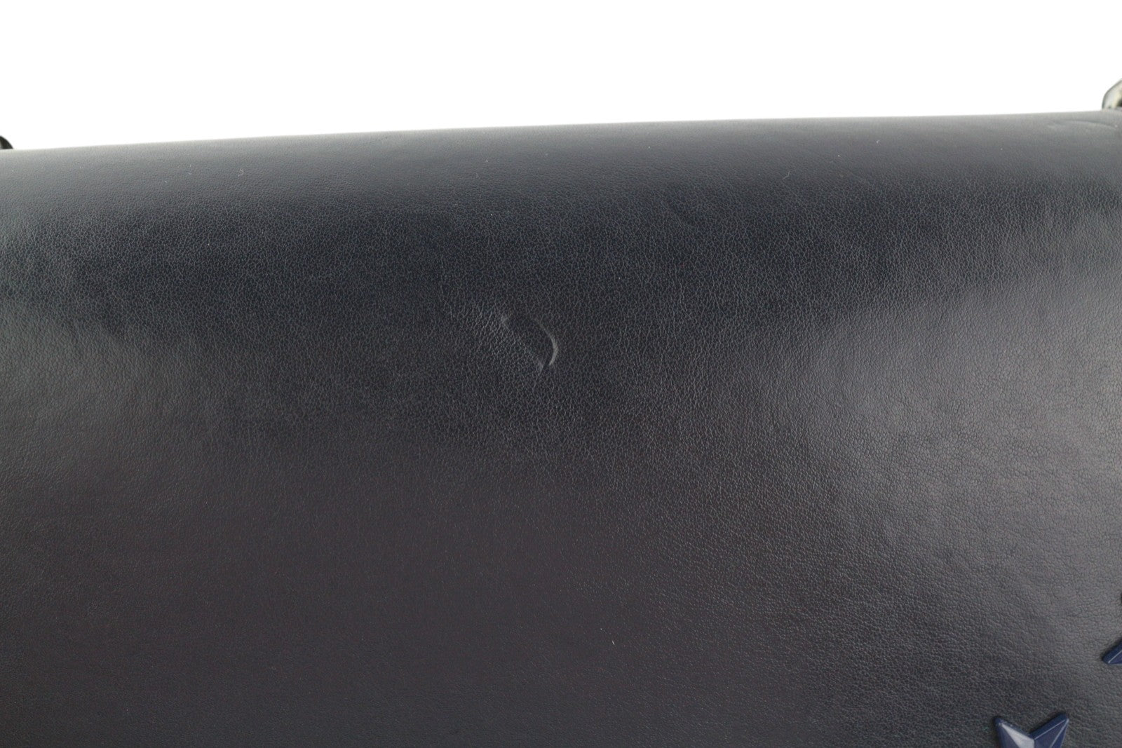 O BAG Glam moteriška rankinė OS pilka su žvaigždėmis ir detalėmis, užsegimas per petį viena rankena 