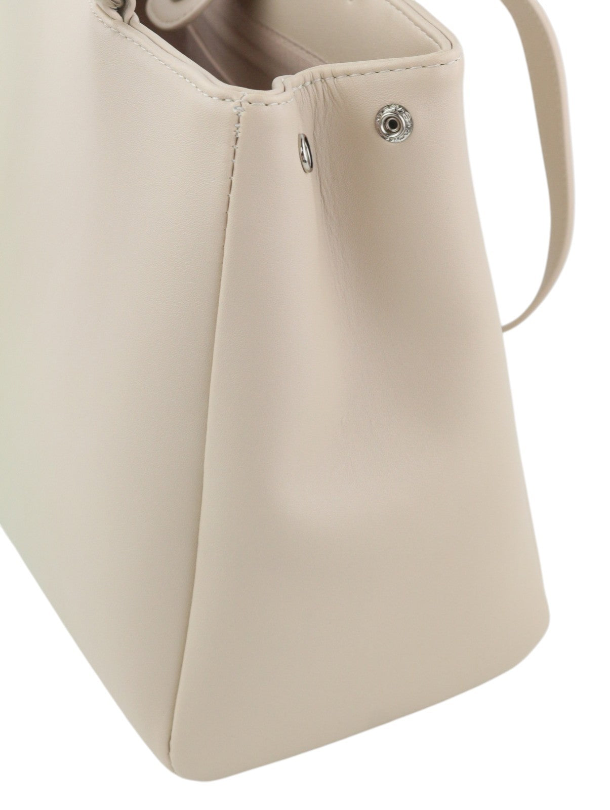 O BAG Vienna moteriškas krepšys OS smėlio spalvos su dviem rankenomis, užsegimu, pamušalu, logotipu ir kvadratu. 