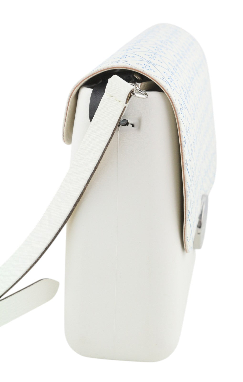 O BAG Glam moteriška rankinė OS balta raštuota reguliuojamo dirželio užsegimu su logotipu per petį 