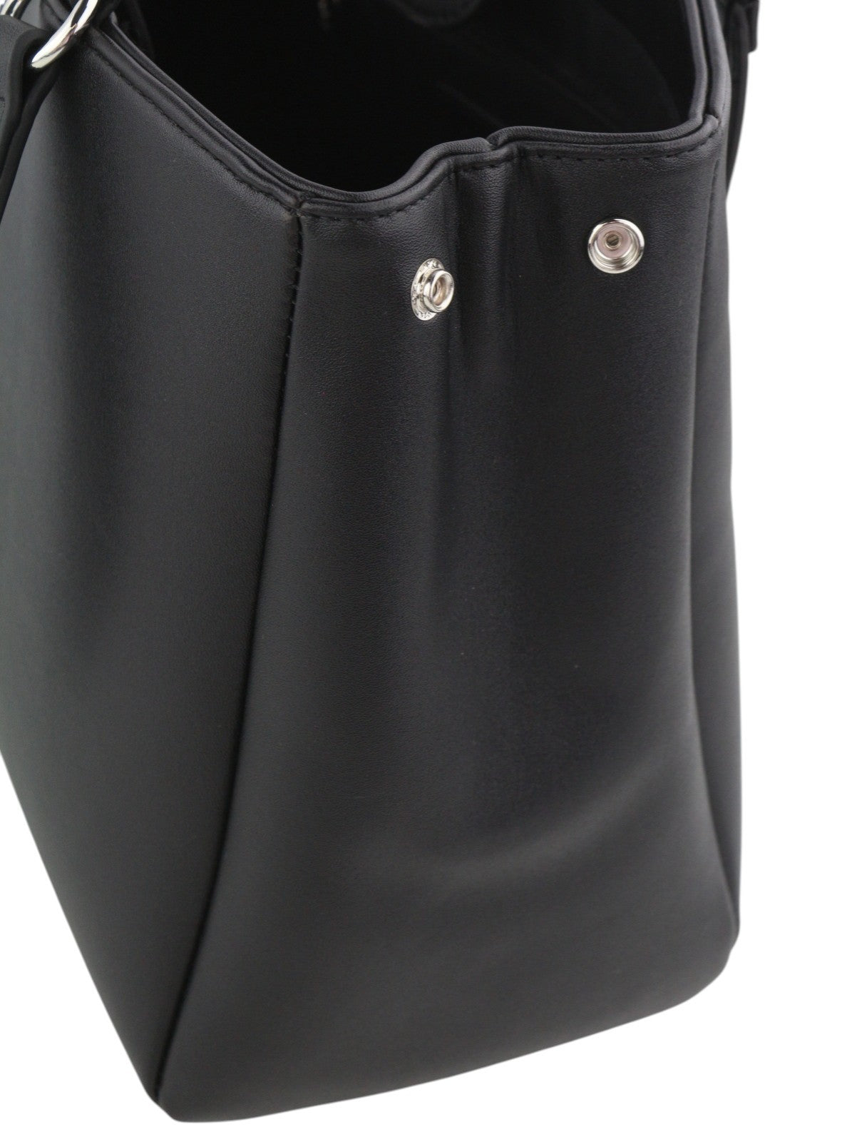 O BAG Vienna moteriškas krepšys OS juodas su dvigubomis rankenomis, užsegimu, pamušalu, logotipu ir kvadratu.