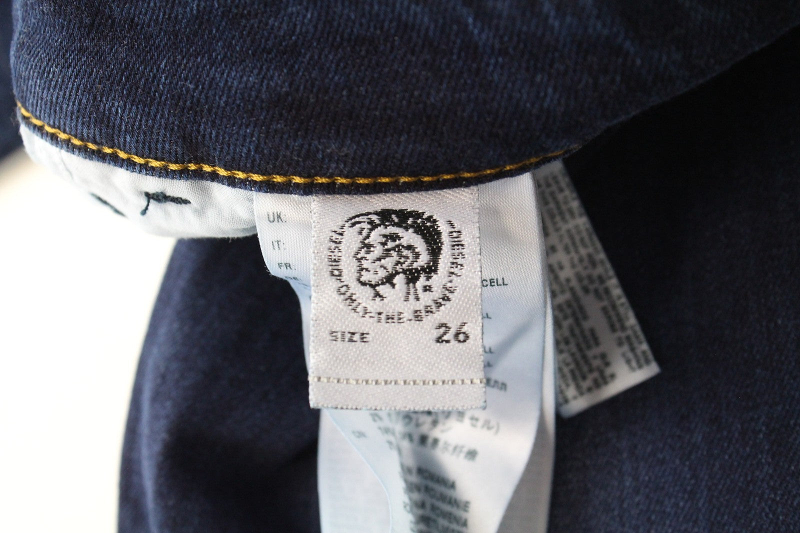 DIESEL D-Bazer 083AT vyriški tamsiai mėlyni džinsai W26/L32 siaurėjantys tamprūs džinsai su sagomis 