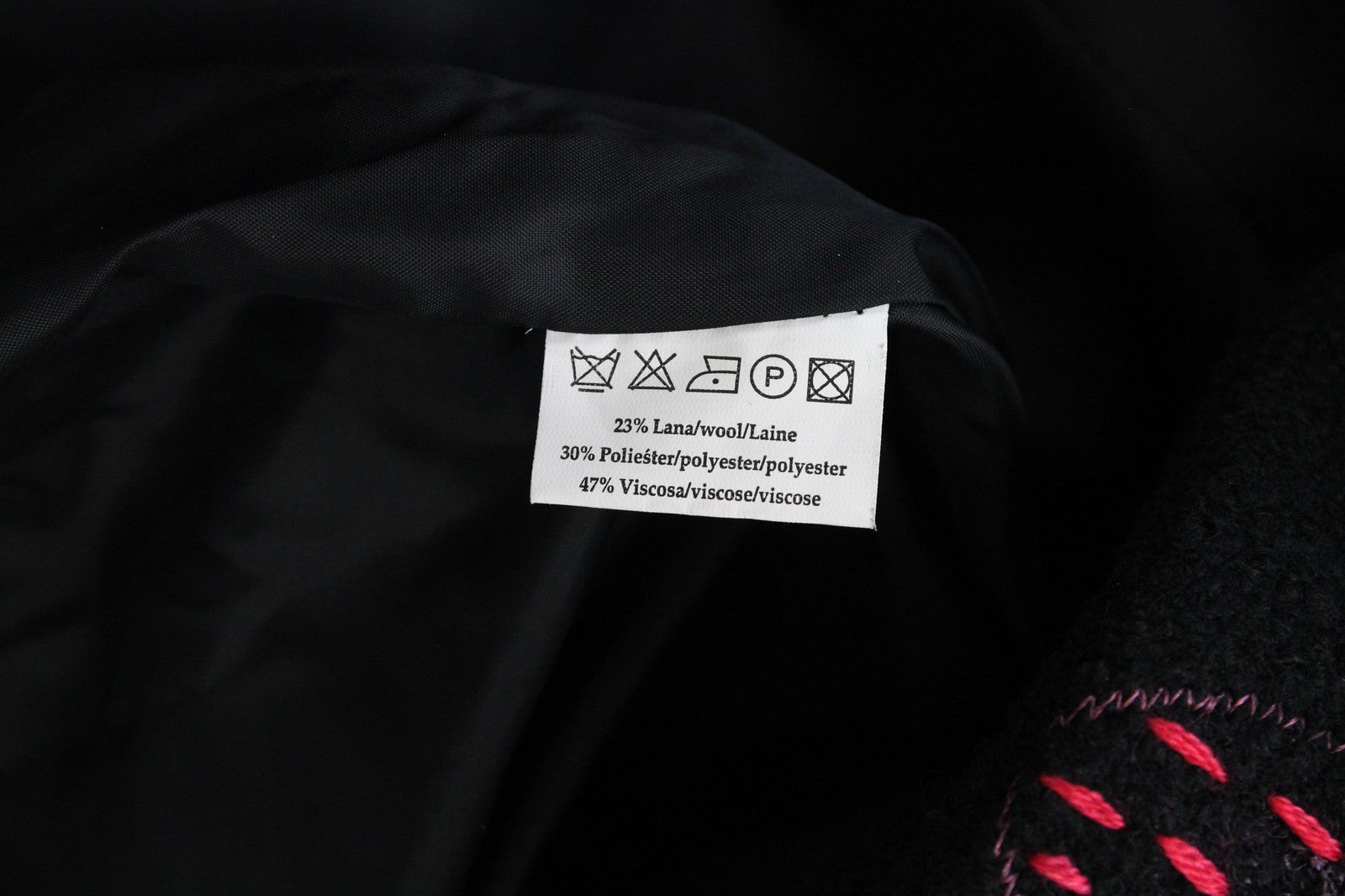 DESIGUAL moteriškas juodas paltas EU34 vidutinio ilgio dizainerio žakardo gamtos siuvinėjimas 