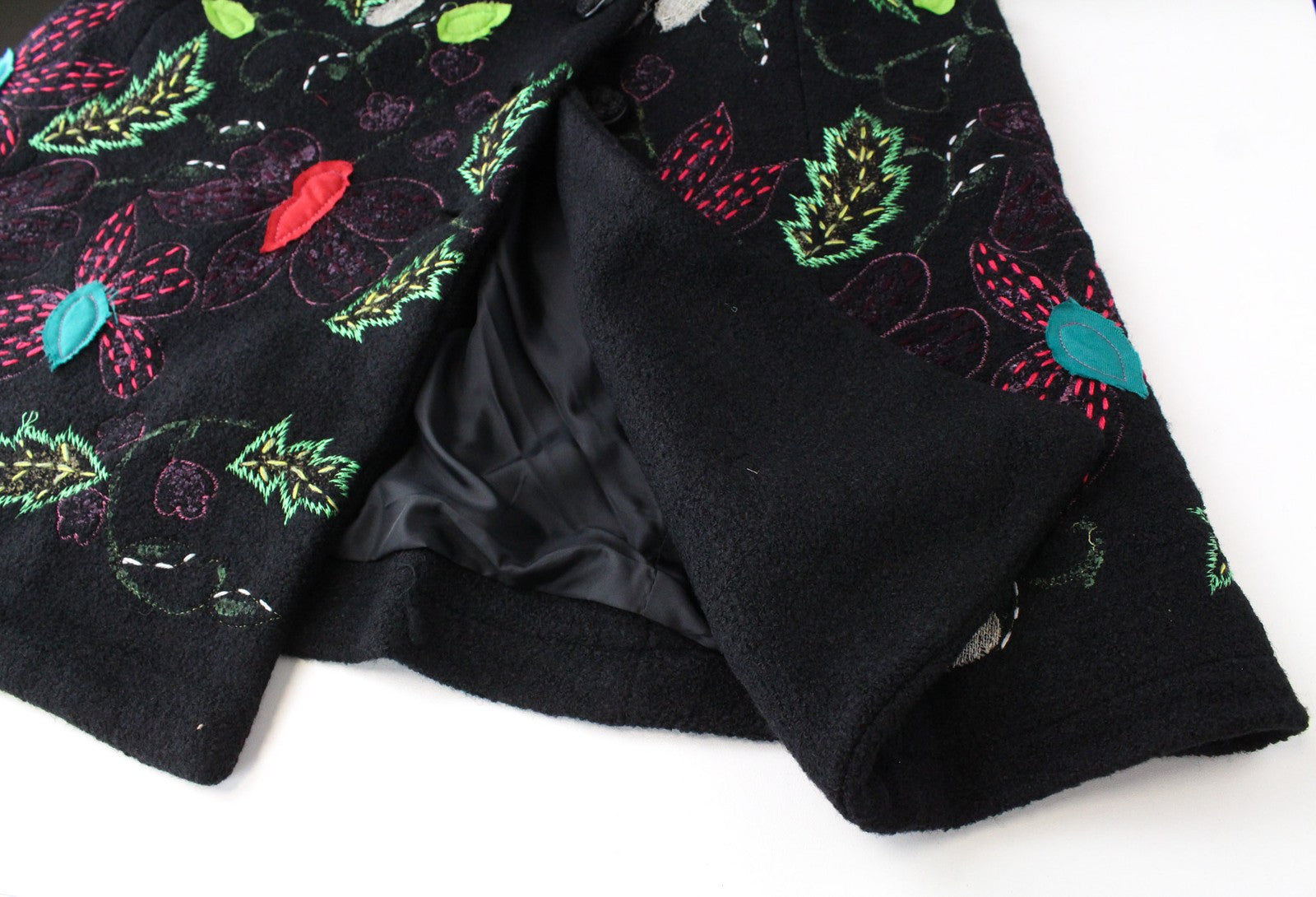 DESIGUAL moteriškas juodas paltas EU34 vidutinio ilgio dizainerio žakardo gamtos siuvinėjimas 