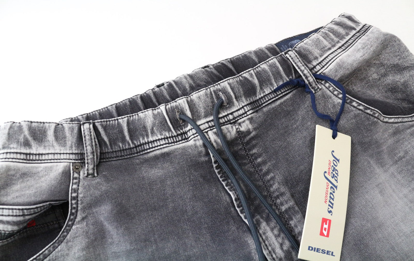 DIESEL Krooley-NE 0855B vyriški džinsai W38 pilki, ploni, morkų kirpimo, berniukiški sportiniai kelnės. 