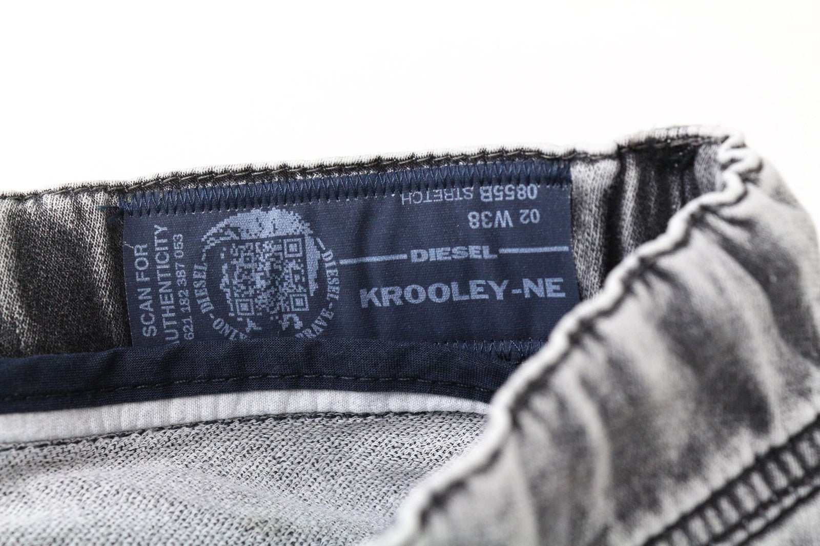 DIESEL Krooley-NE 0855B vyriški džinsai W38 pilki, ploni, morkų kirpimo, berniukiški sportiniai kelnės. 