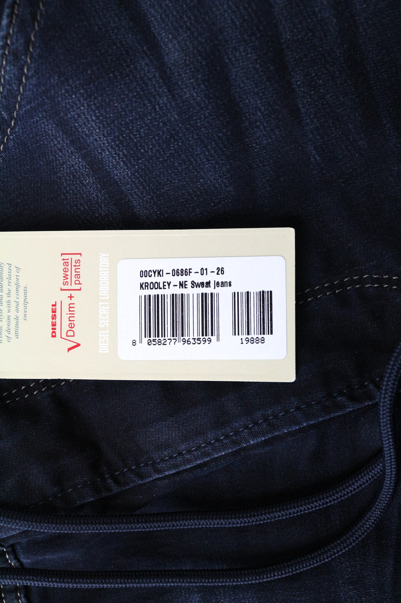 DIESEL Krooley-NE 0686F vyriški džinsai W26 berniukams mėlyni, ploni, morkų spalvos, sportiniai, tamprūs. 