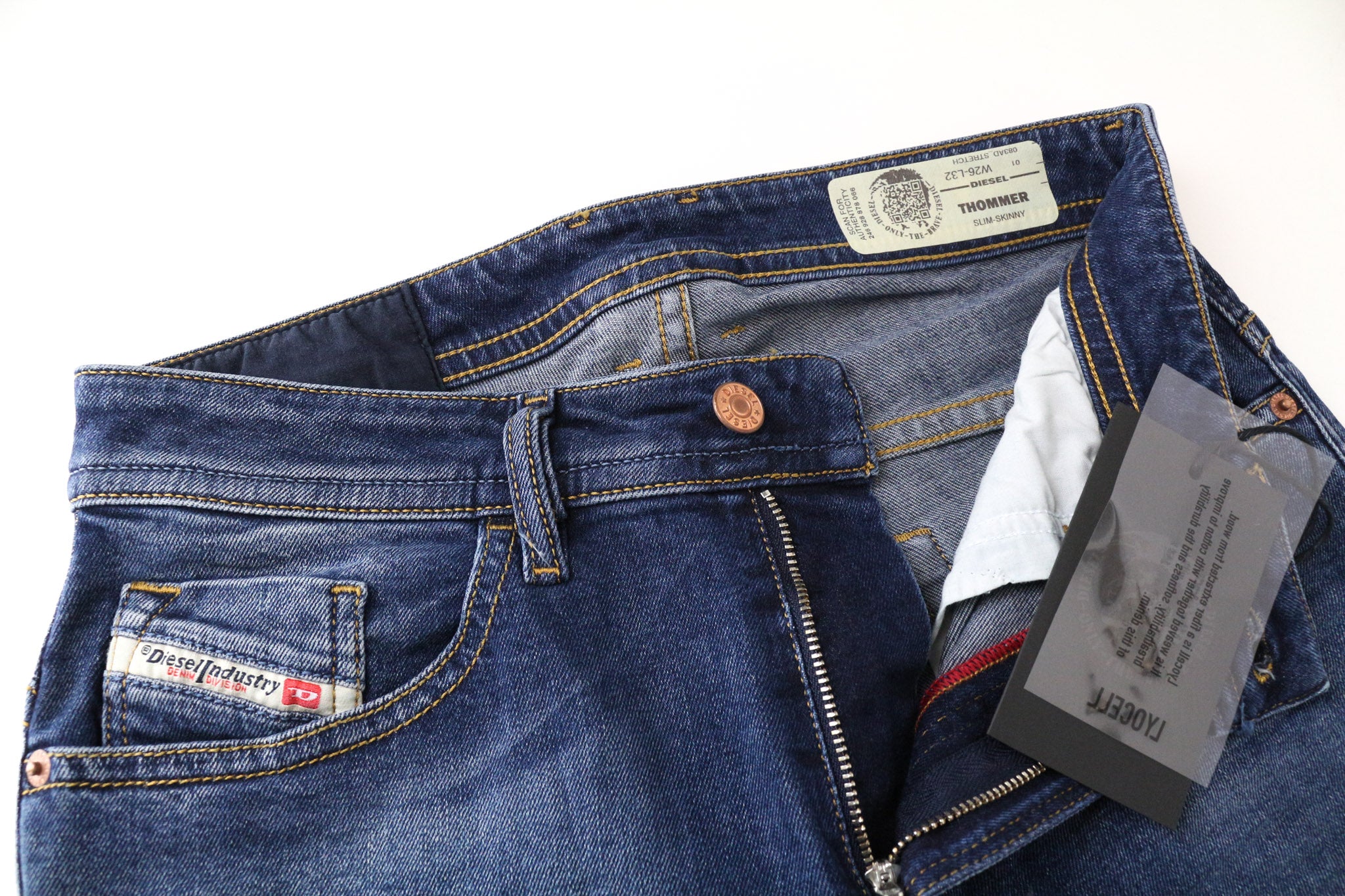 DIESEL Thommer 083AD vyriški džinsai W26/L32 Slim Skinny Mid Blue berniukams su užtrauktuku ir laisvalaikio kirpimu 