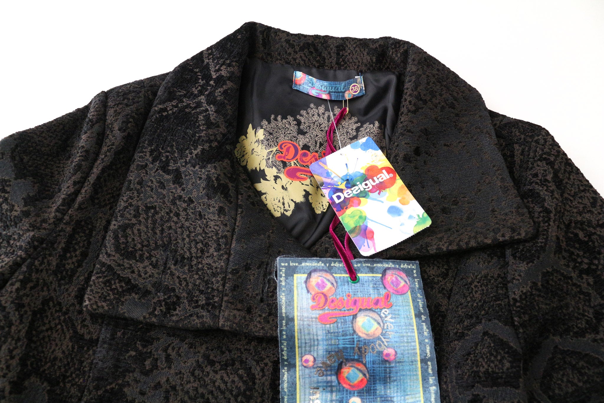 DESIGUAL Etro moteriškas paltas, EU38, vidutinio ilgio, rudas, žakardo, su gyvūnų raštu, dizaineris 