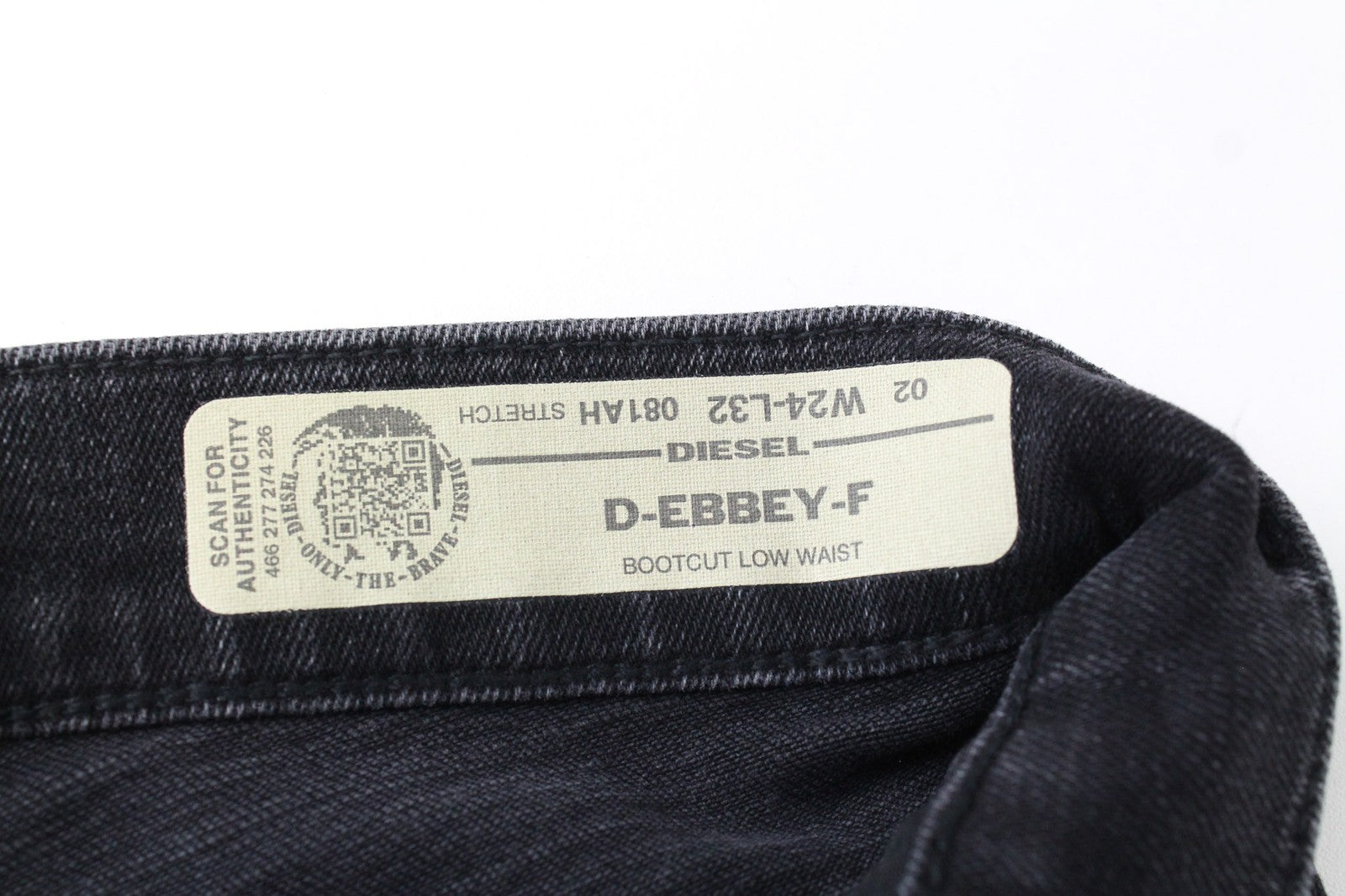 DIESEL D-Ebbey-F 081AH moteriški W24/L32 džinsai su platėjančiu kirpimu, tamprios medvilnės kelnės, pilkos spalvos mergaitėms. 