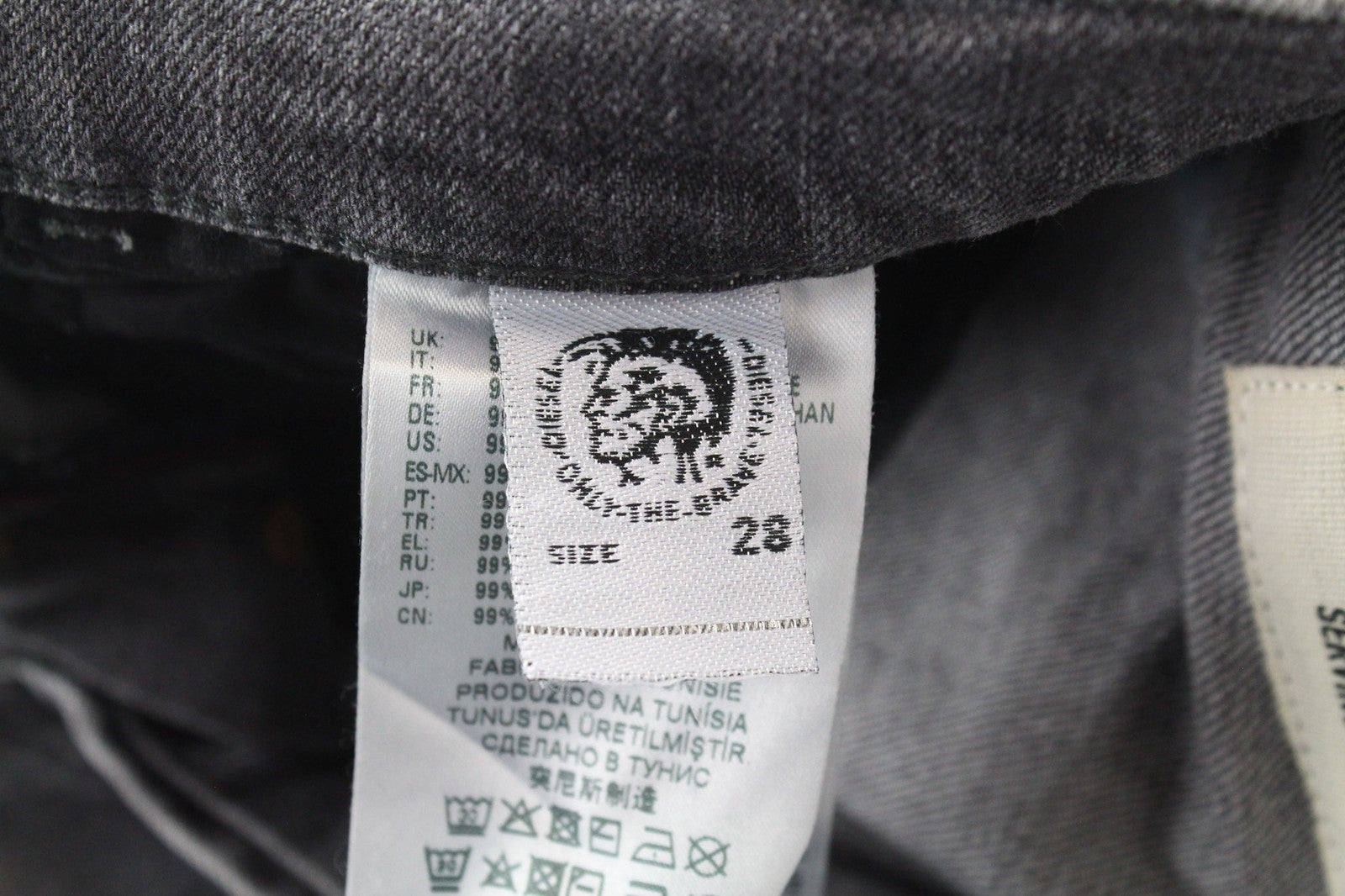 DIESEL D-Eetar 0890F vyriški W28/L30 džinsai su plėšytomis juostelėmis, pilki, tamprūs, siaurėjantys medvilniniai džinsai 