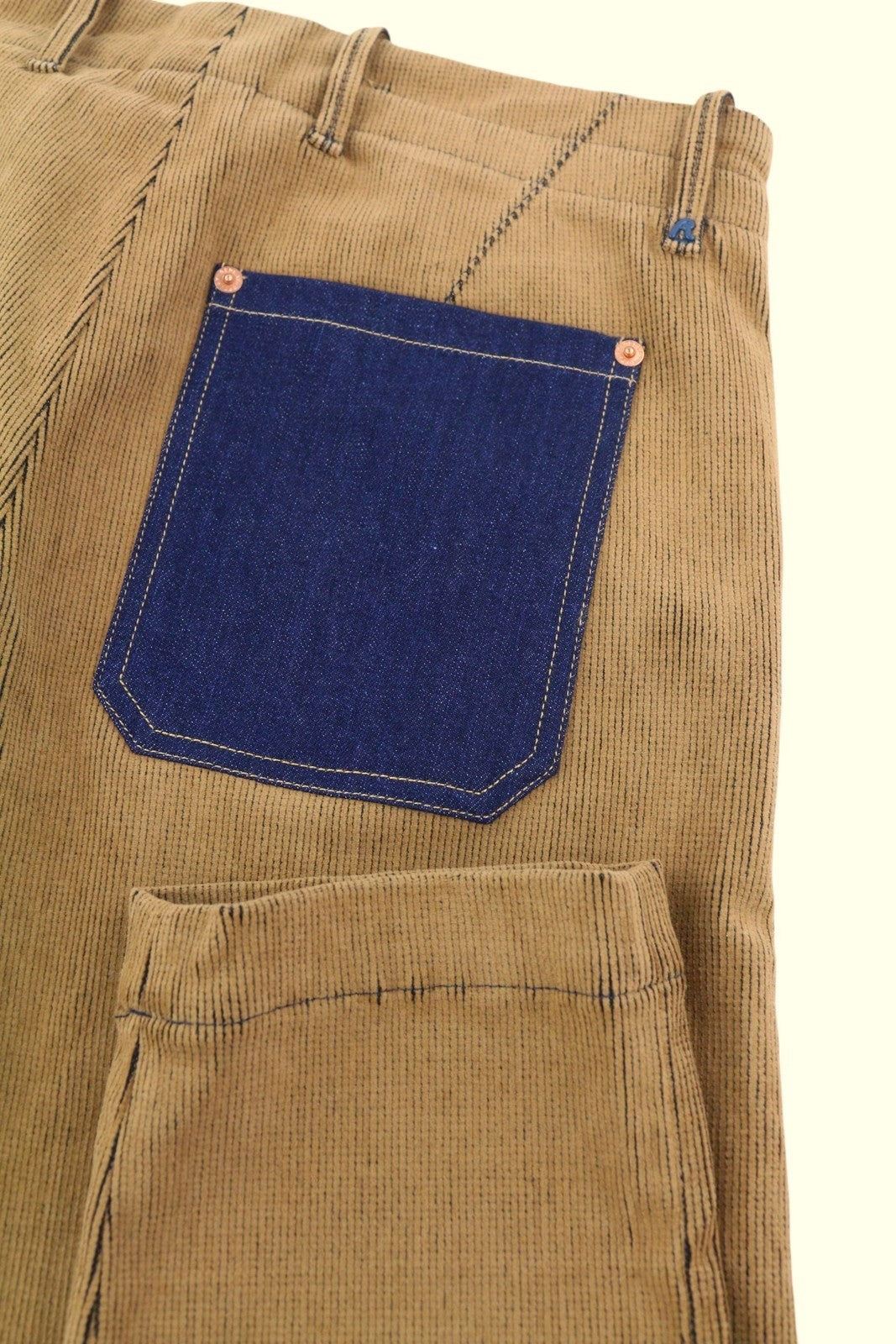 REPLAY M9735 vyriškos kelnės W30/L30 rudos velveto plonos kelnės su sagomis laisvalaikio stiliaus 