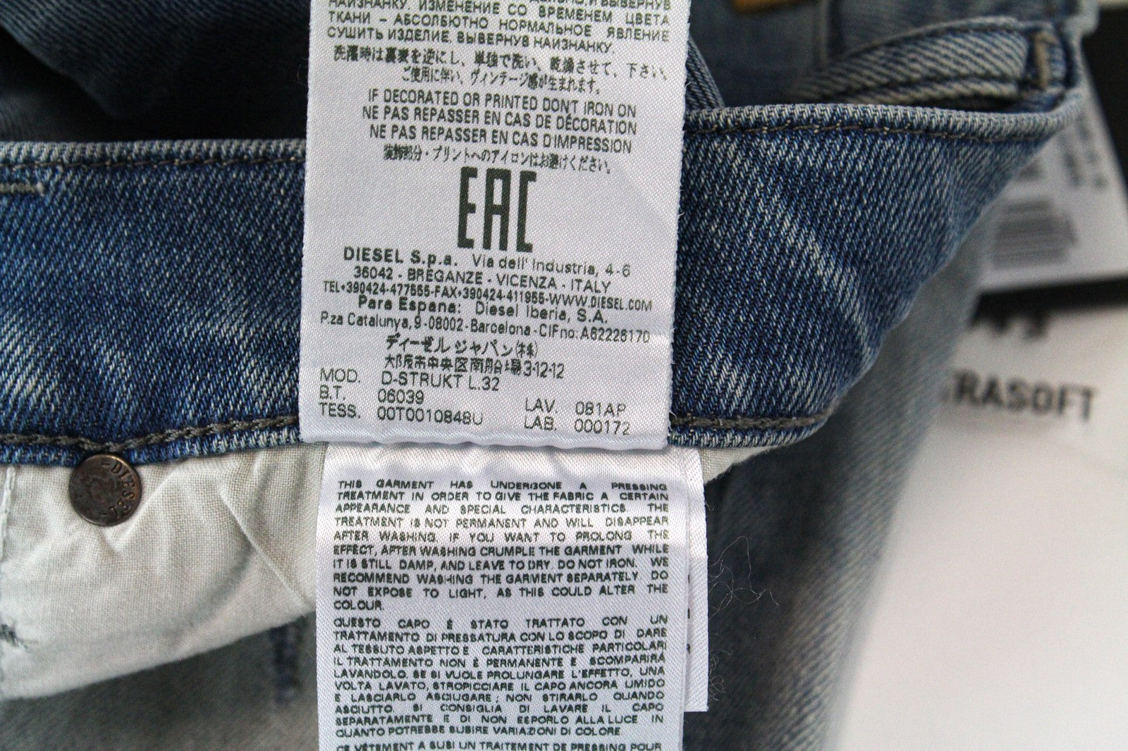 DIESEL D-Strukt 081AP vyriški W29/L32 džinsai su apnašomis, siaurėjančiu kirpimu, tamprūs, mėlyni 