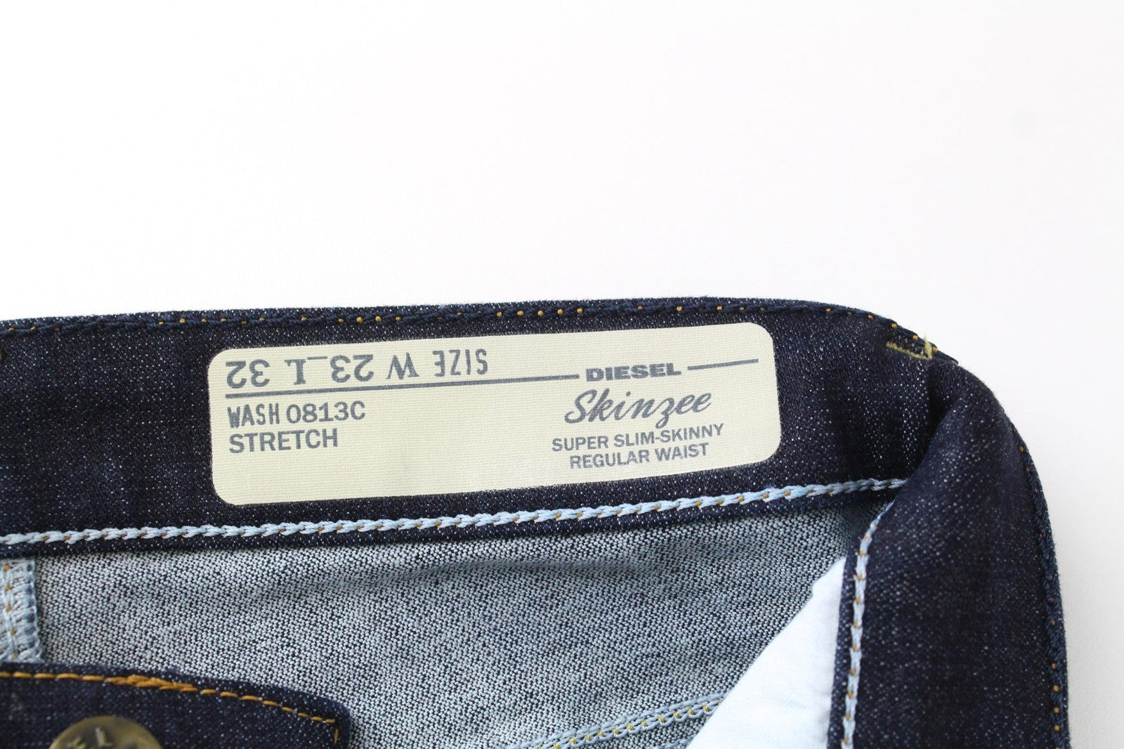 DIESEL Skinzee 0813C moteriški W23/L32 itin aptempti, tamprūs džinsai, mėlyni mergaitėms 