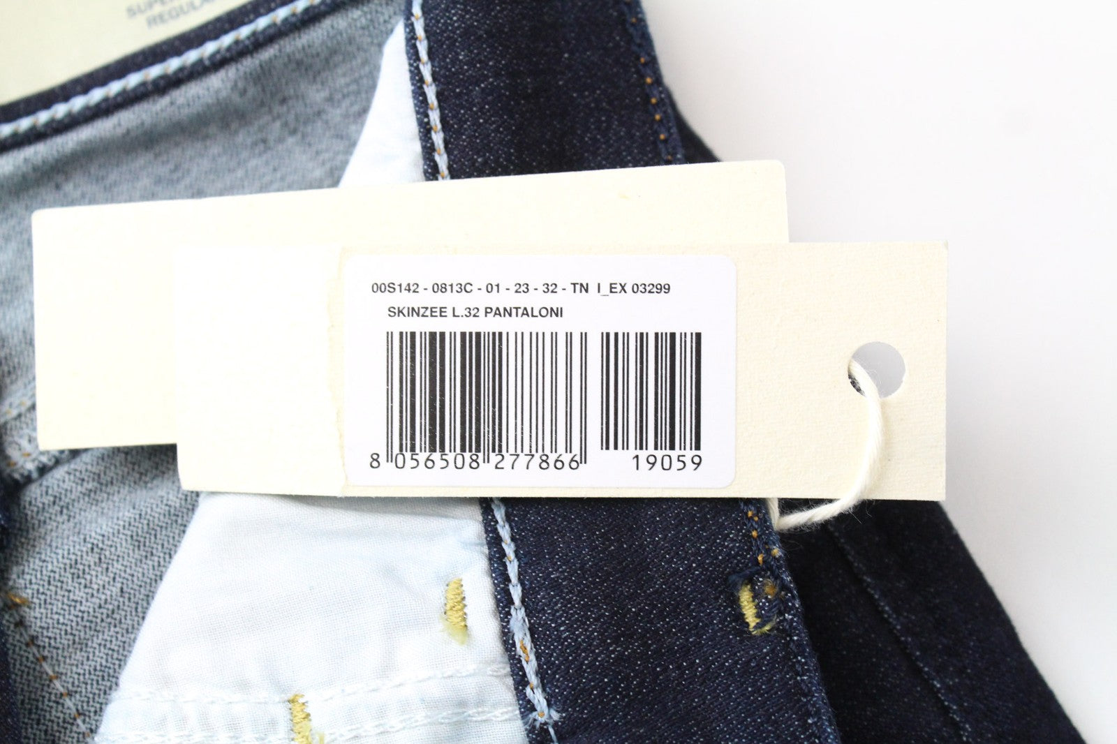 DIESEL Skinzee 0813C moteriški W23/L32 itin aptempti, tamprūs džinsai, mėlyni mergaitėms 