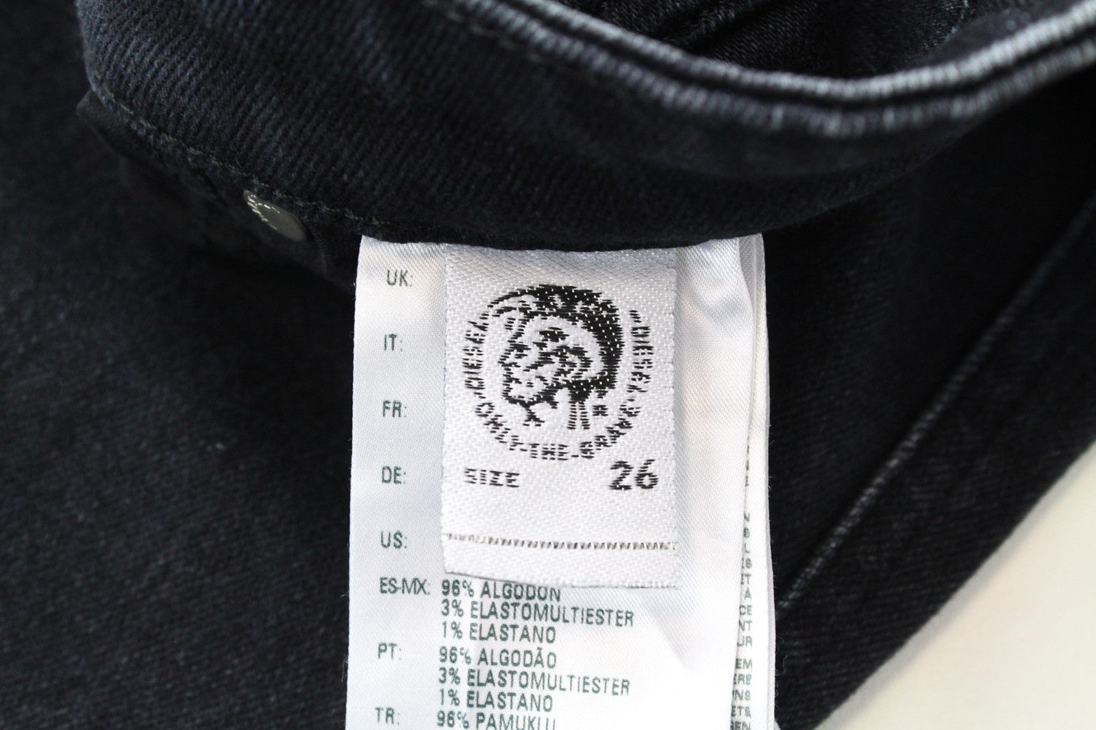 DIESEL Babhila 084NX moteriški W26/L30 džinsai Slim-Skinny tamsiai mėlyni, tamprios medvilnės audinys 