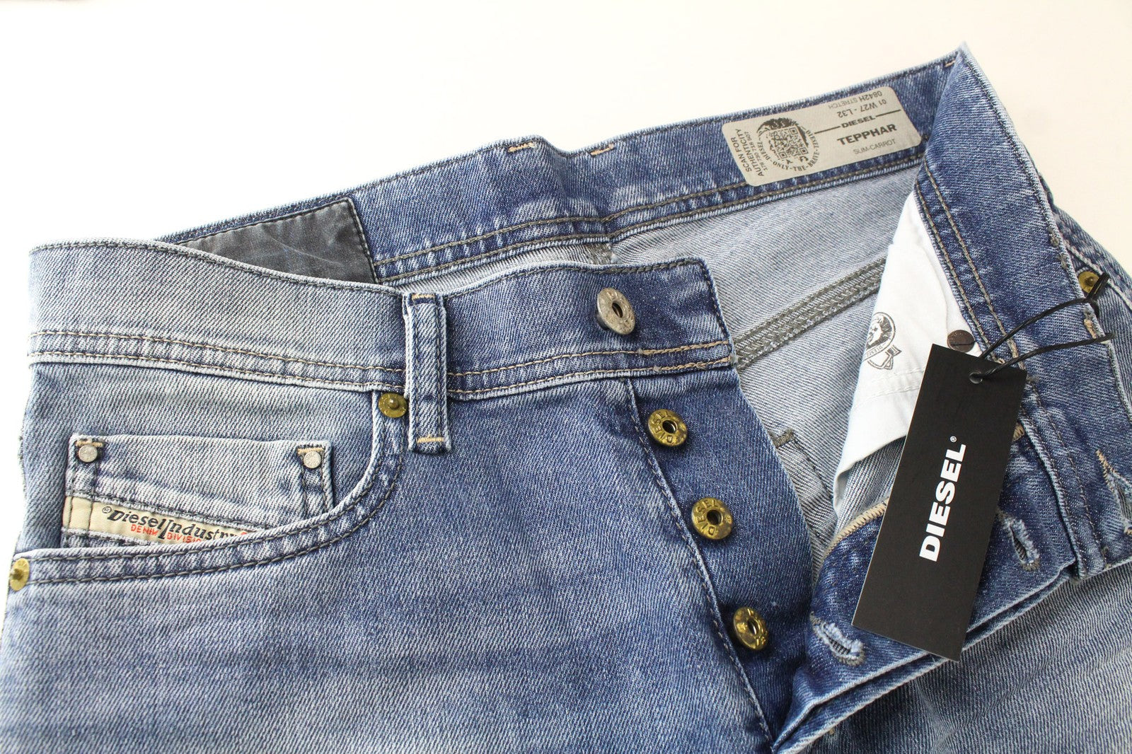 DIESEL Tepphar 0842H W27/L32 berniukiški mėlyni morkų stiliaus ploni džinsai su sagomis 