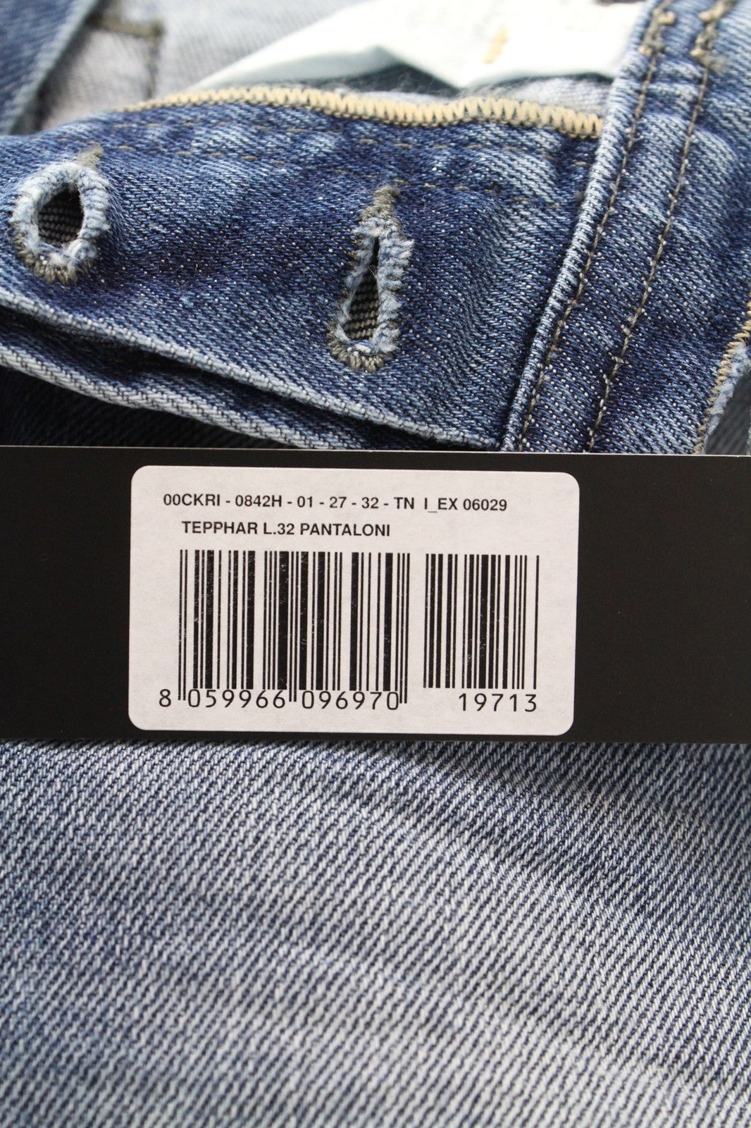 DIESEL Tepphar 0842H W27/L32 berniukiški mėlyni morkų stiliaus ploni džinsai su sagomis 